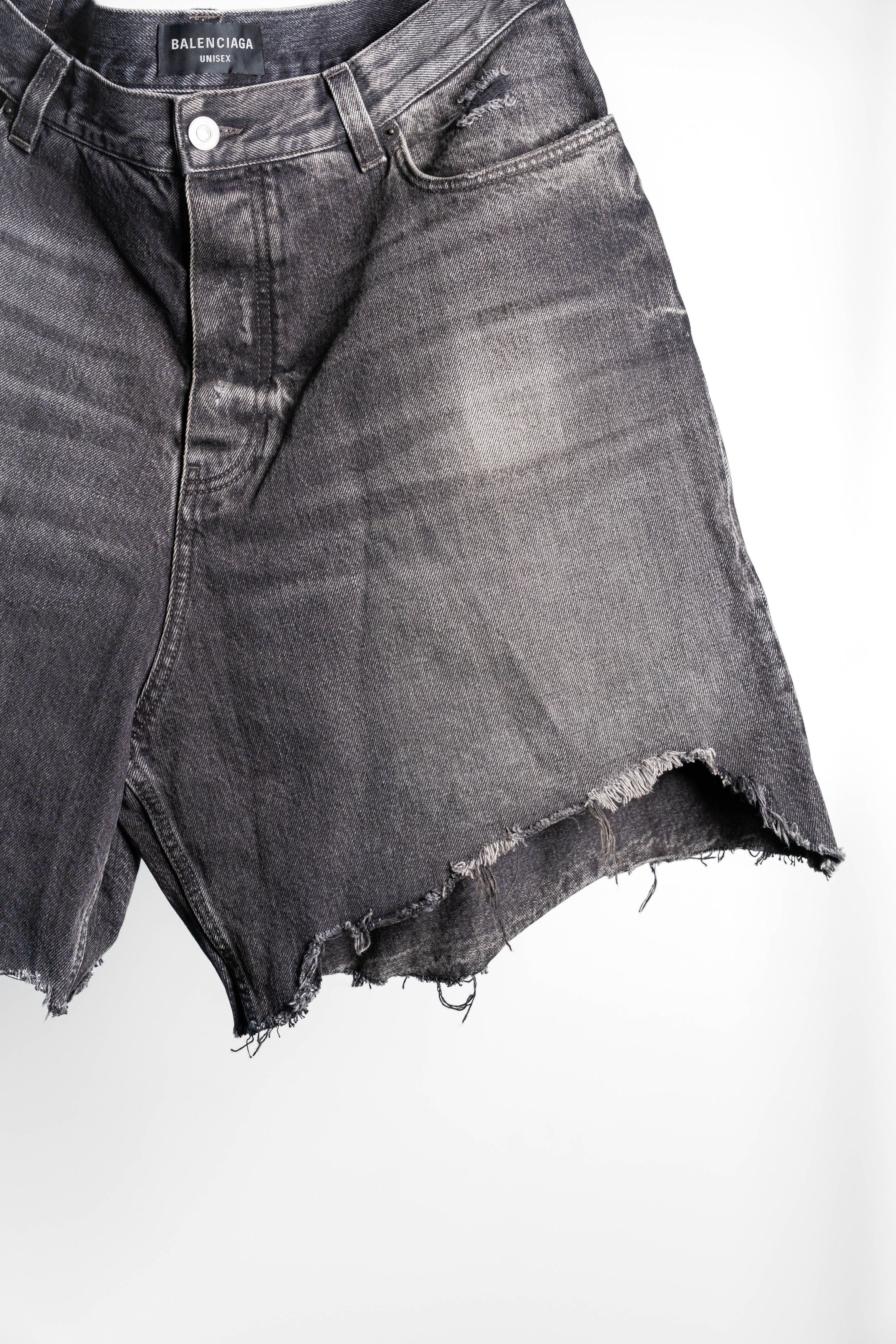 Balenciaga Balenciaga Black Distressed Baggy Denim Shorts Size US 34 / EU 50 - 3 Thumbnail