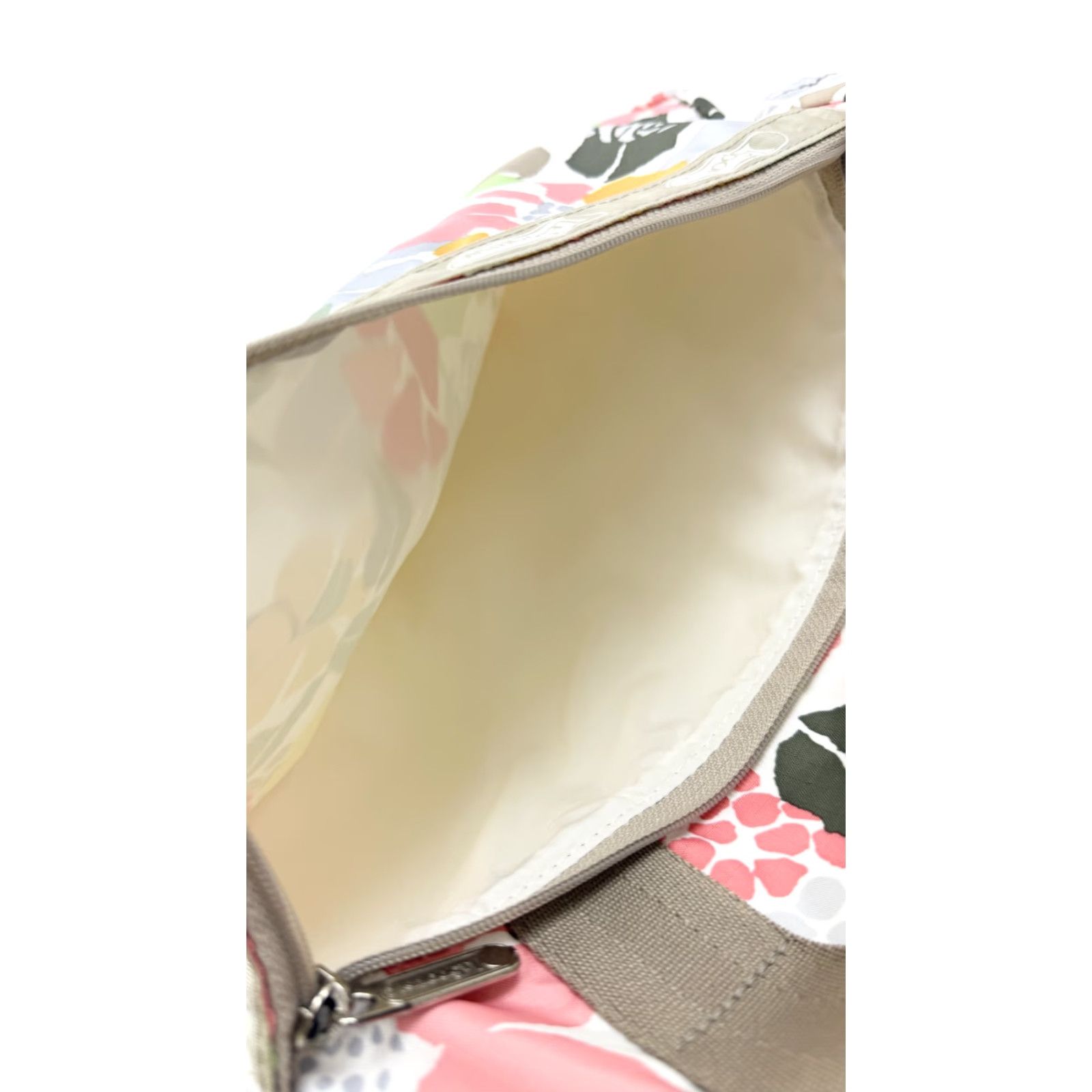LeSportsac LeSportsac Duffle Bag Womens Floral Nylon Tote Travel Shoulder P... Size ONE SIZE - 7 Thumbnail
