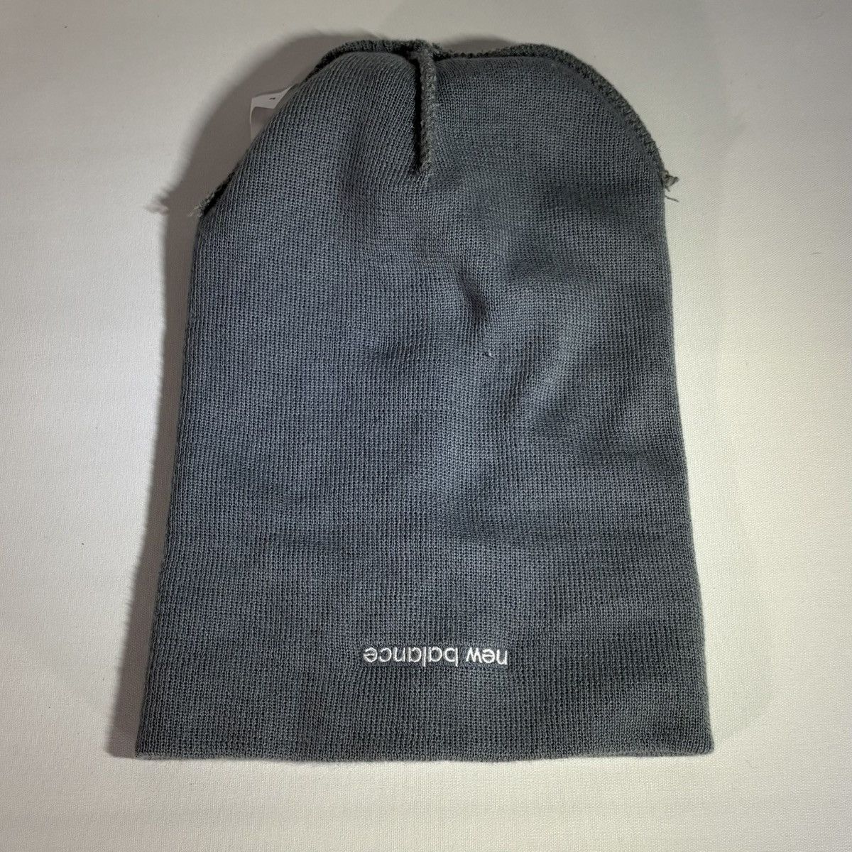 New Balance Vintage Y2K New Balance Minimal Logo Grey Winter Hat Beanie Size ONE SIZE - 4 Thumbnail