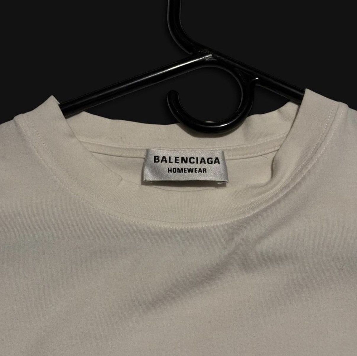 Balenciaga Balenciaga white hotel T Size US L / EU 52-54 / 3 - 3 Thumbnail