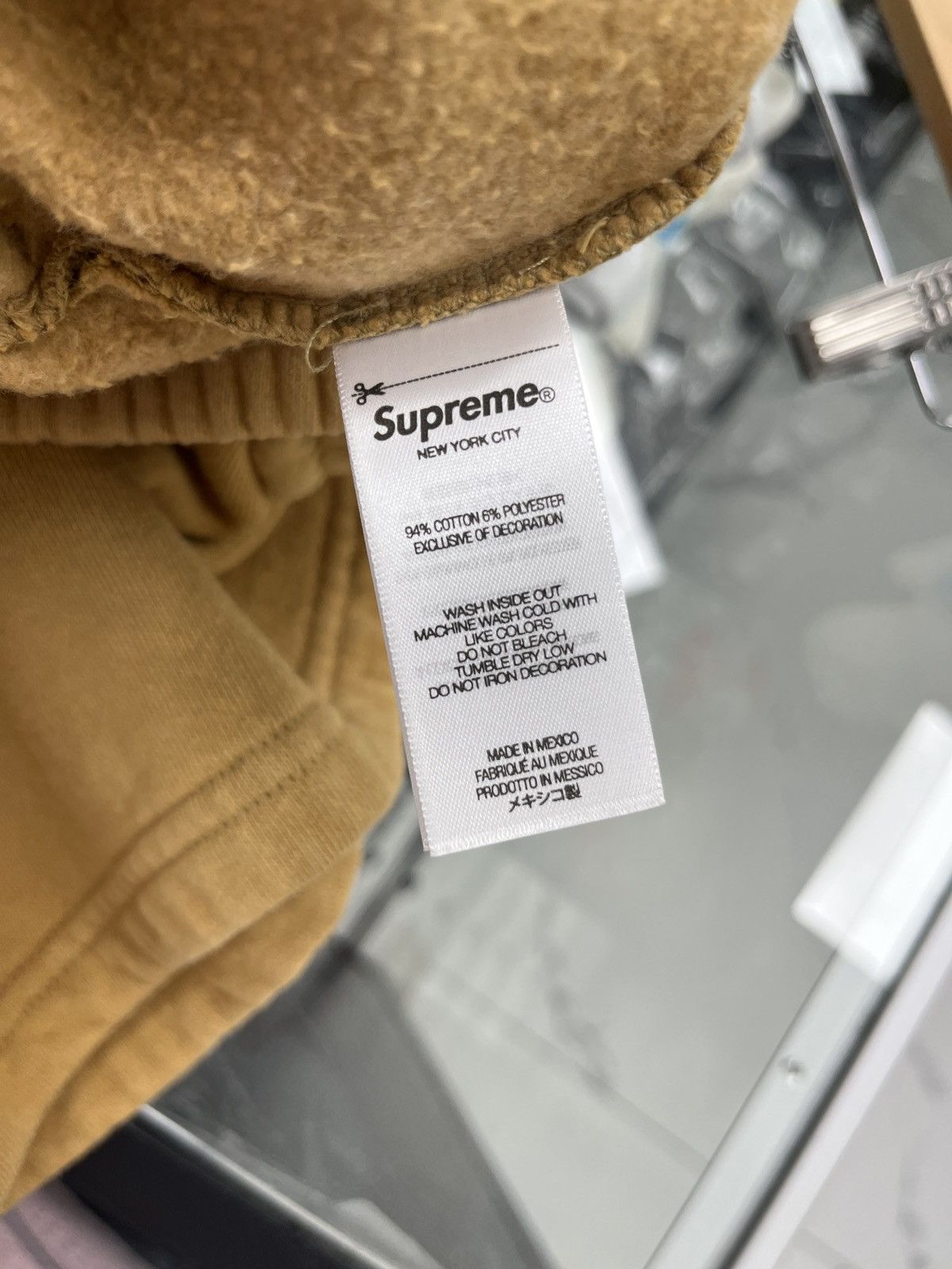 Supreme Supreme Overdyed Small Box Sweatshort "Sand" Size US 30 / EU 46 - 3 Thumbnail