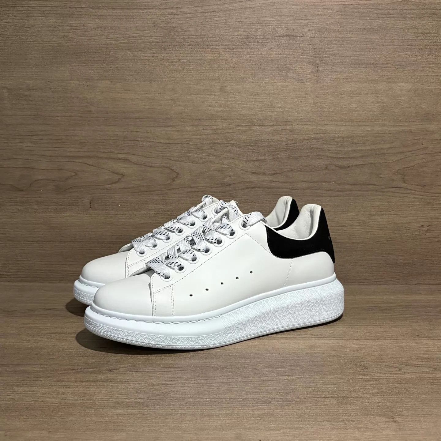 Alexander McQueen Alexander McQueen Women's Black Tail 37.5 Shoes Size US 7 / IT 37 - 1 Thumbnail