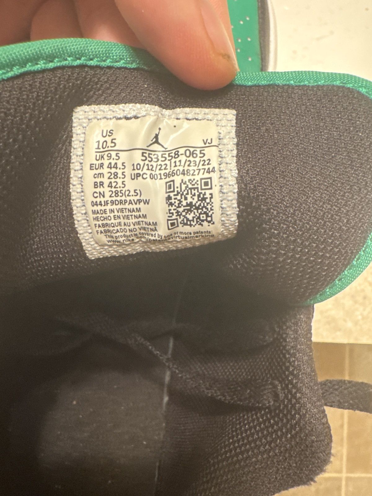 Jordan Brand × Nike Jordan 1 Low Lucky Green Size US 10.5 / EU 43-44 - 6 Thumbnail