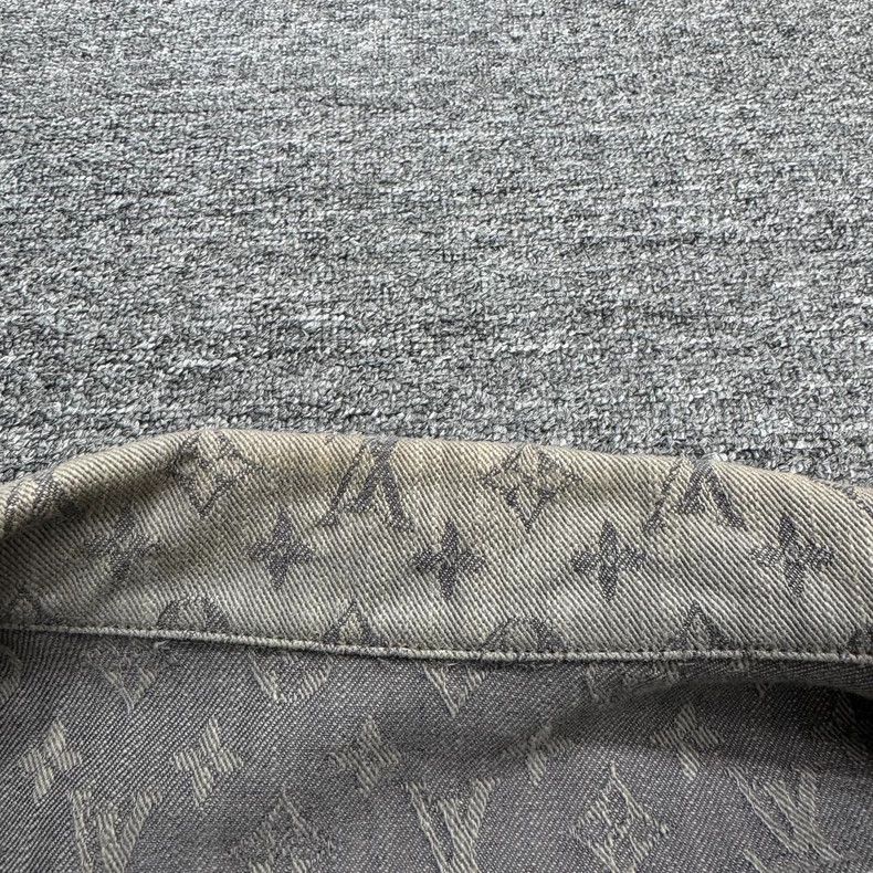 Louis Vuitton Louis Vuitton Grey full print denim jacket Size US S / EU 44-46 / 1 - 2 Thumbnail