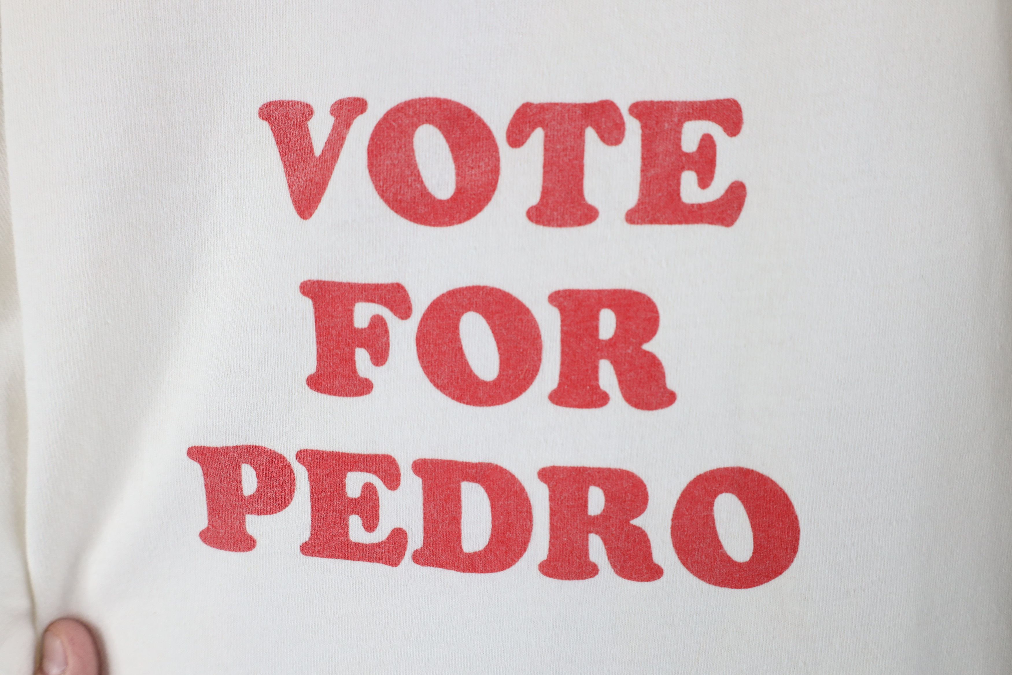 Vintage Vintage Y2K Napoleon Dynamite Vote For Pedro Ringer T-Shirt Size US XL / EU 56 / 4 - 6 Thumbnail