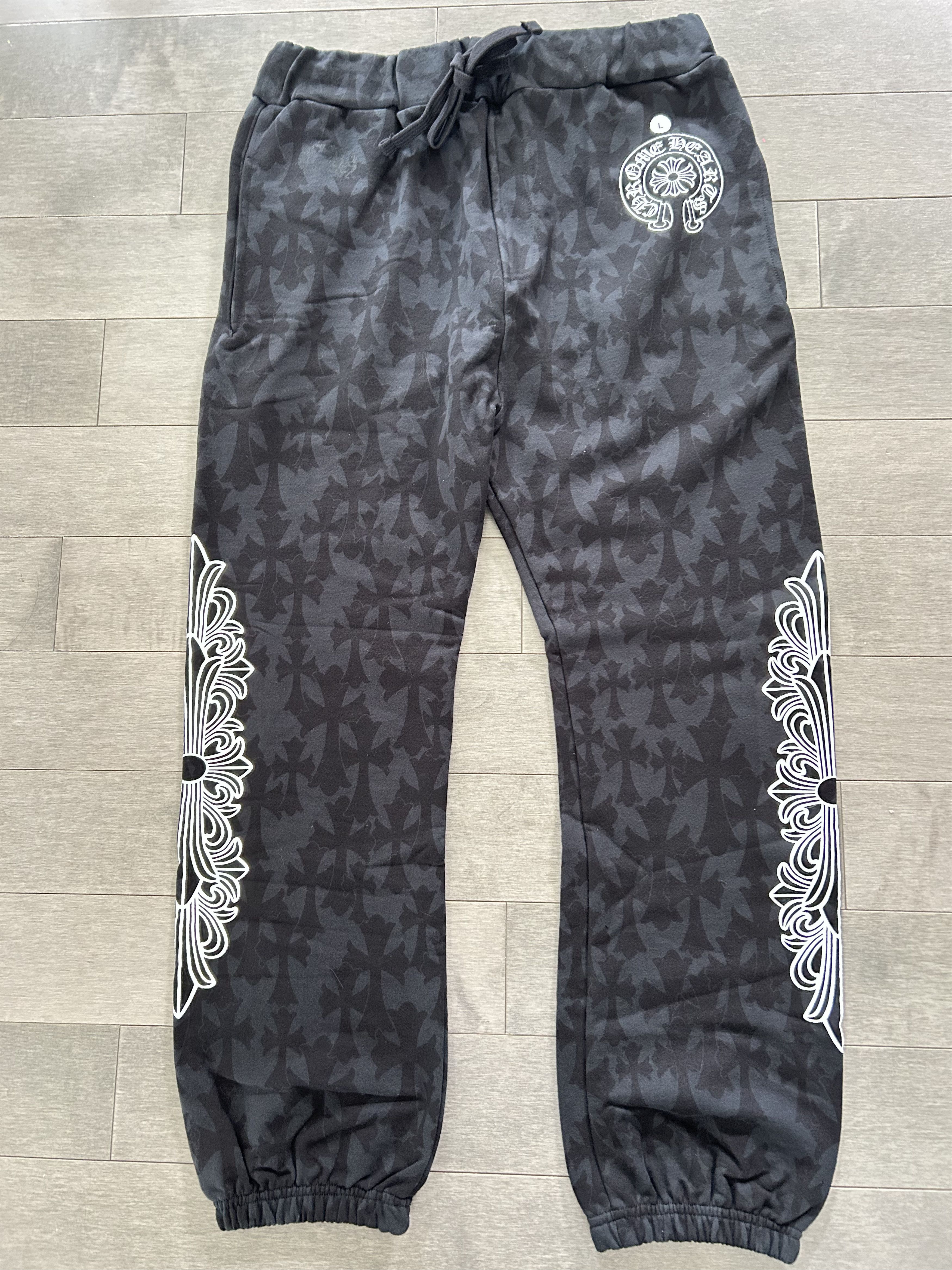 Chrome Hearts Chrome Hearts Cemetery Cross All Over Print Sweatpants Size US 34 / EU 50 - 1 Thumbnail