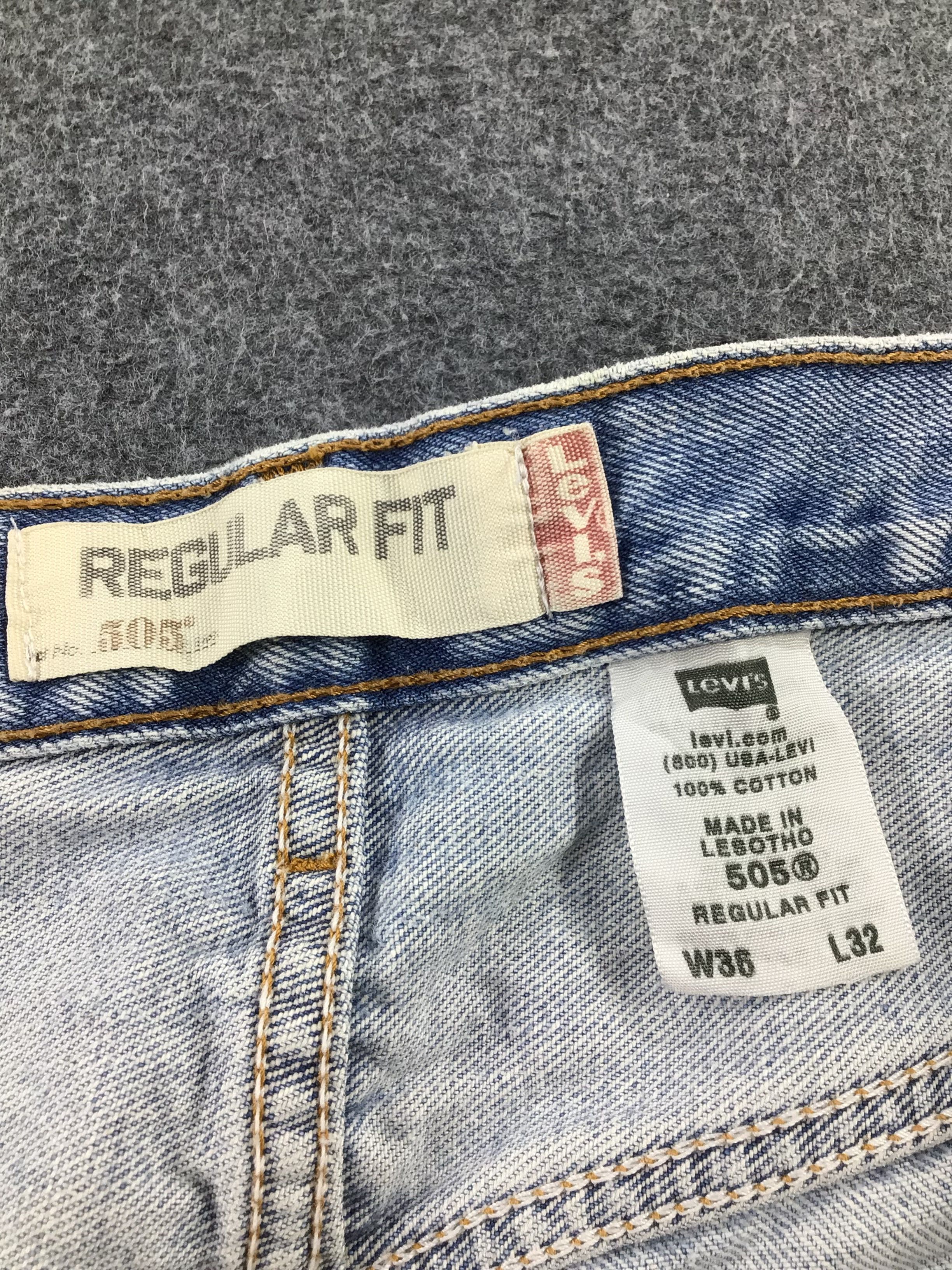 Levi's Vintage Levis 505 Jeans-J883 Size US 35 - 10 Thumbnail
