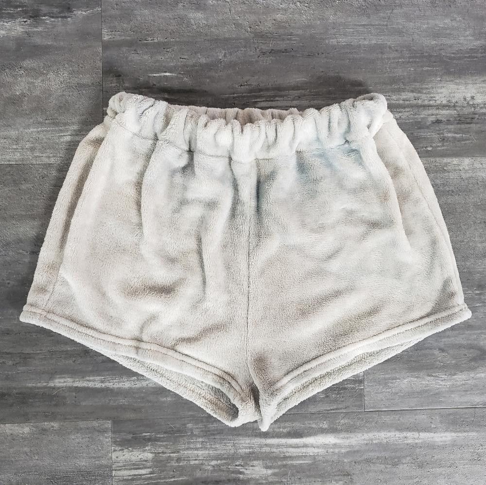 Shein Light Grey Teddy High Waisted Short Size 36" / US 14 / IT 50 - 1 Thumbnail