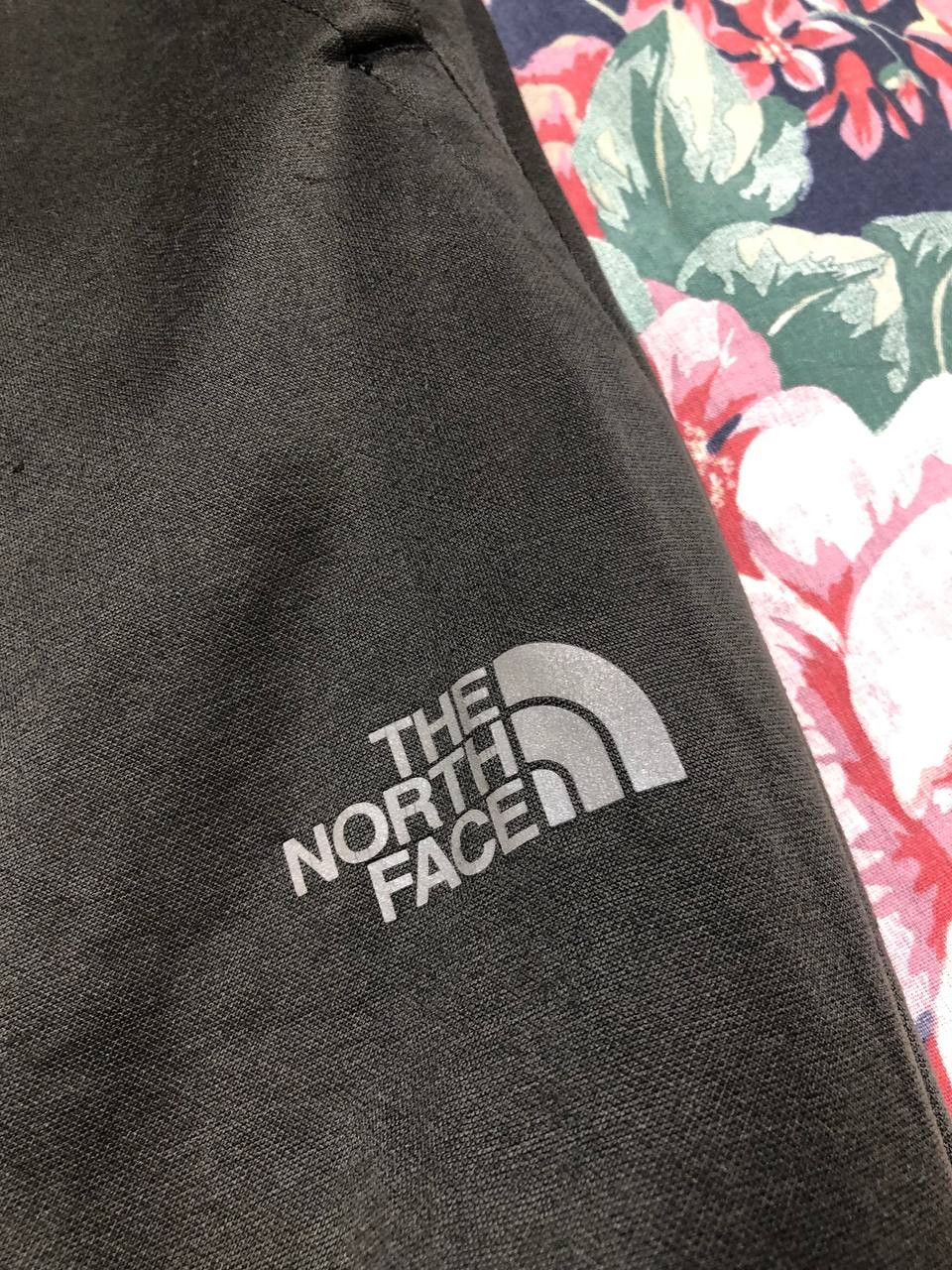 The North Face Vintage The North Face Sportwear Training Sweatpants Size US 28 / EU 44 - 7 Thumbnail