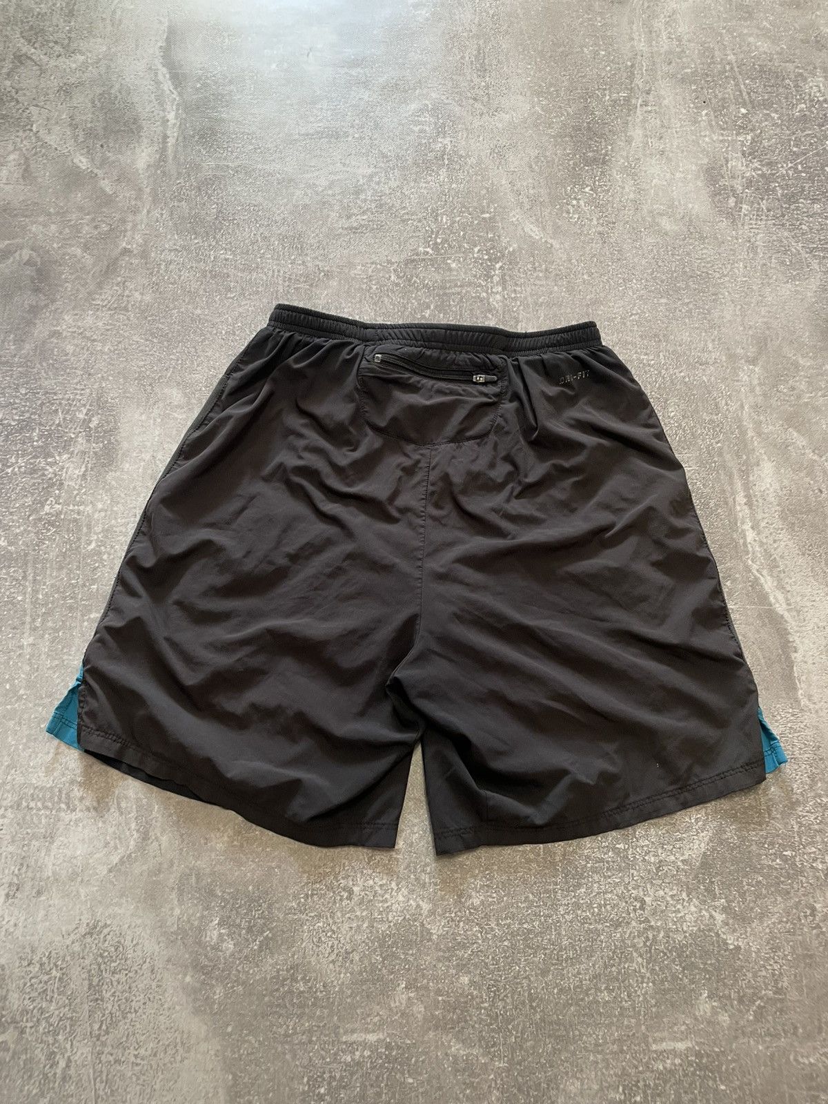 Nike Nike Dri-Fit Running Shorts Size S Size US 30 / EU 46 - 14 Thumbnail