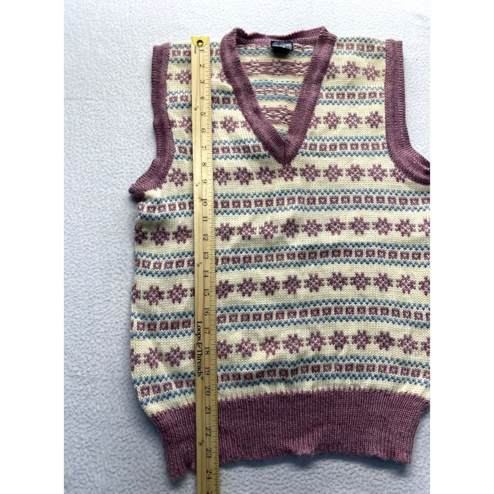 Dale Of Norway VINTAGE Dale of Norway Wool Sweater Vest Womens S Purple Wool Vest, Sleeveless, Fair Isle, V‑neck, 24" Top to Bottom, Like New Size S / US 4 / IT 40 - 6 Thumbnail
