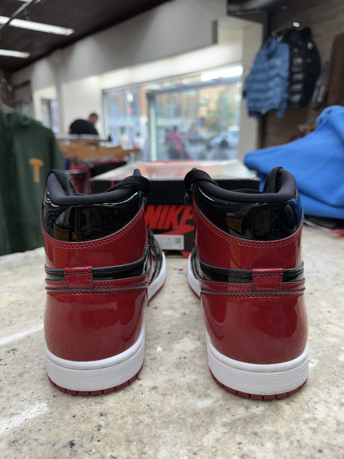 Jordan Brand Jordan Retro 1 Patents Size US 7.5 / EU 40-41 - 4 Thumbnail