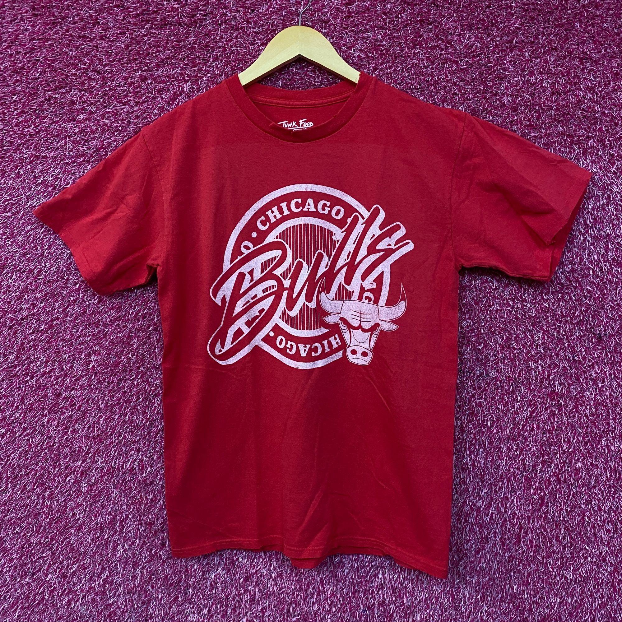 Junk Food Junk Food Clothing NBA Chicago Bulls Crest Vintage Style Tee Size US S / EU 44-46 / 1 - 1 Thumbnail