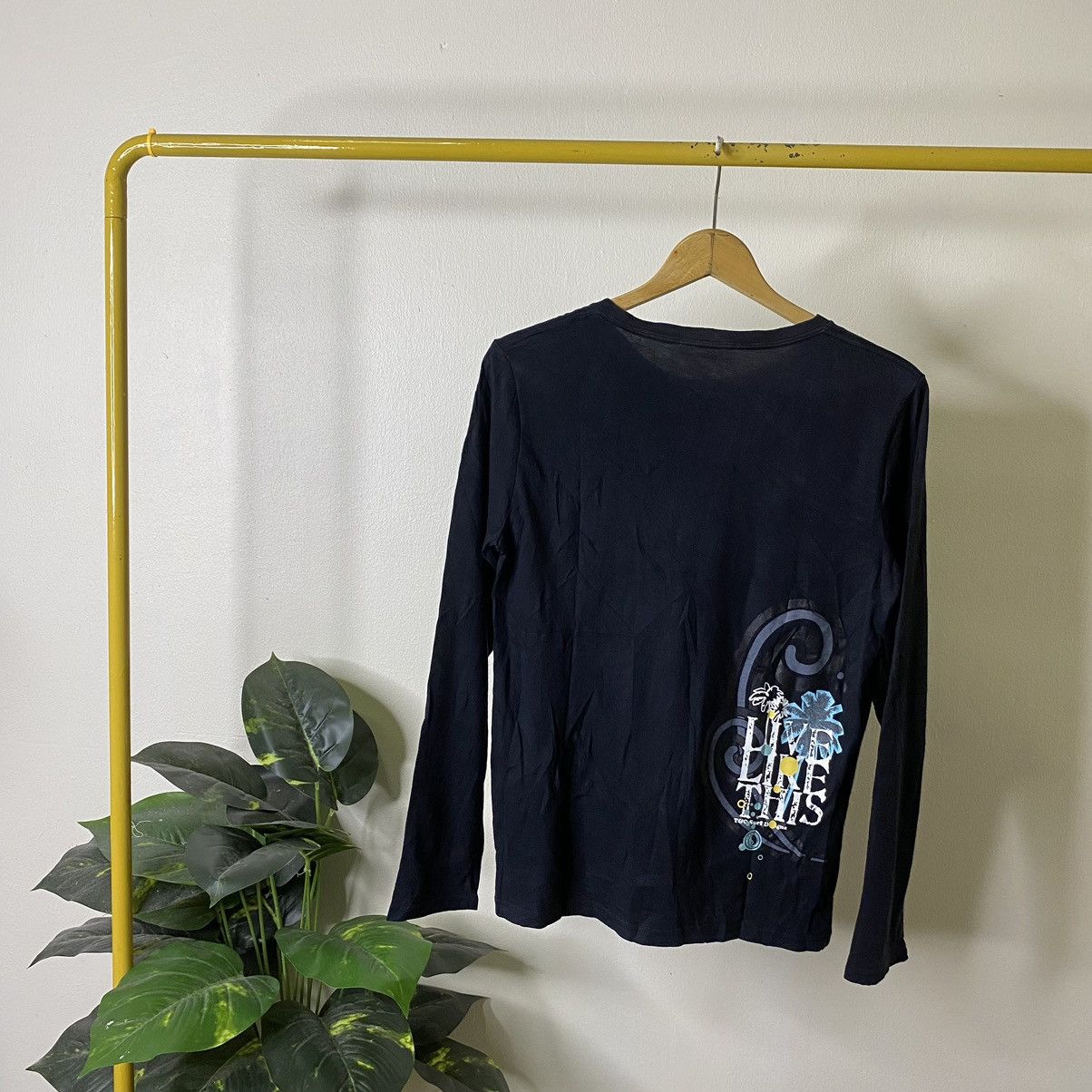 Vintage Vintage Y2K T&C Surf Rare Graphic LS Tee Surf Style Size US S / EU 44-46 / 1 - 7 Thumbnail