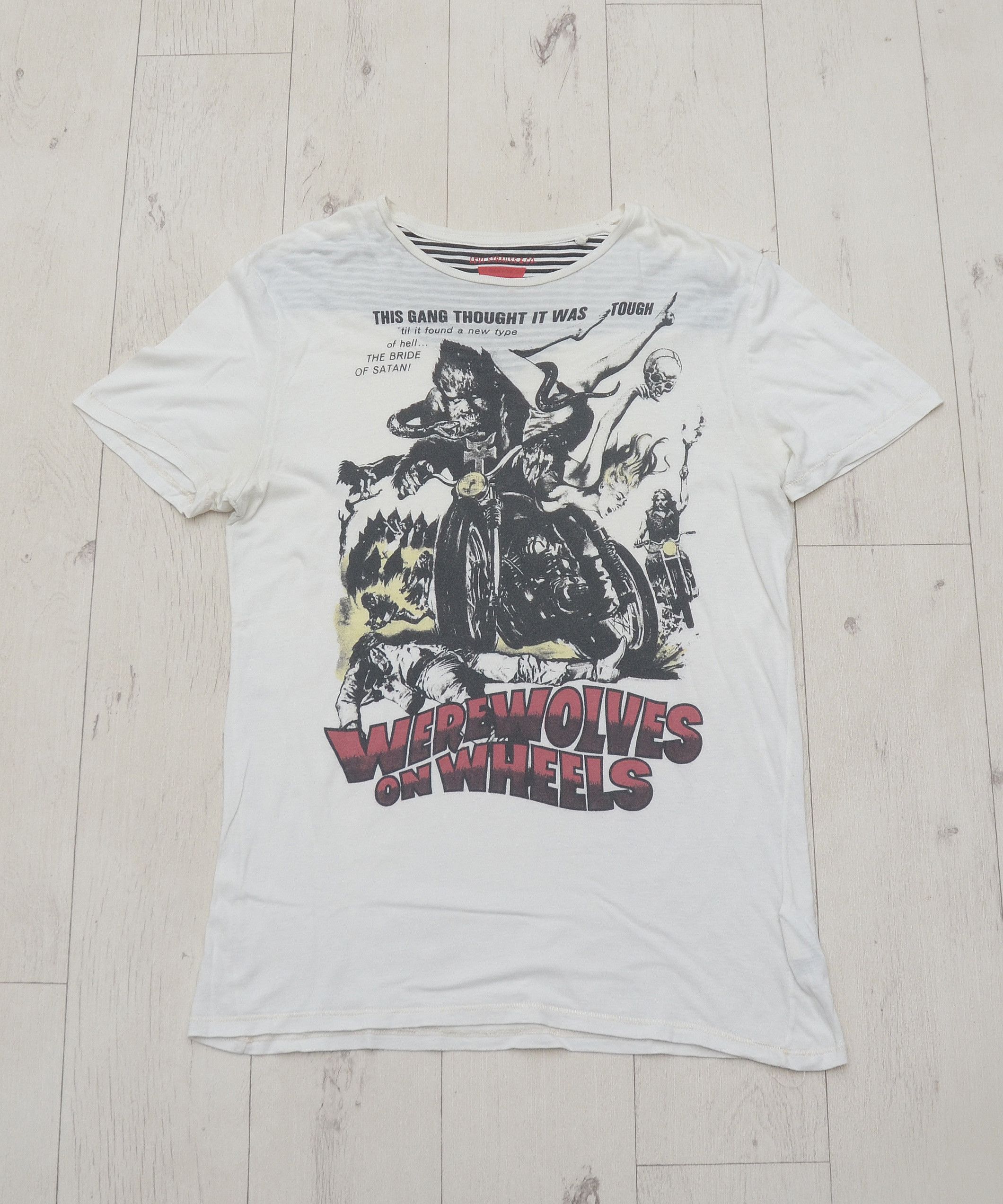 Levi's × Vintage Levi’s Vintage Paperthin Thrashed Warewolves On Wheels Tee Size US S / EU 44-46 / 1 - 1 Thumbnail