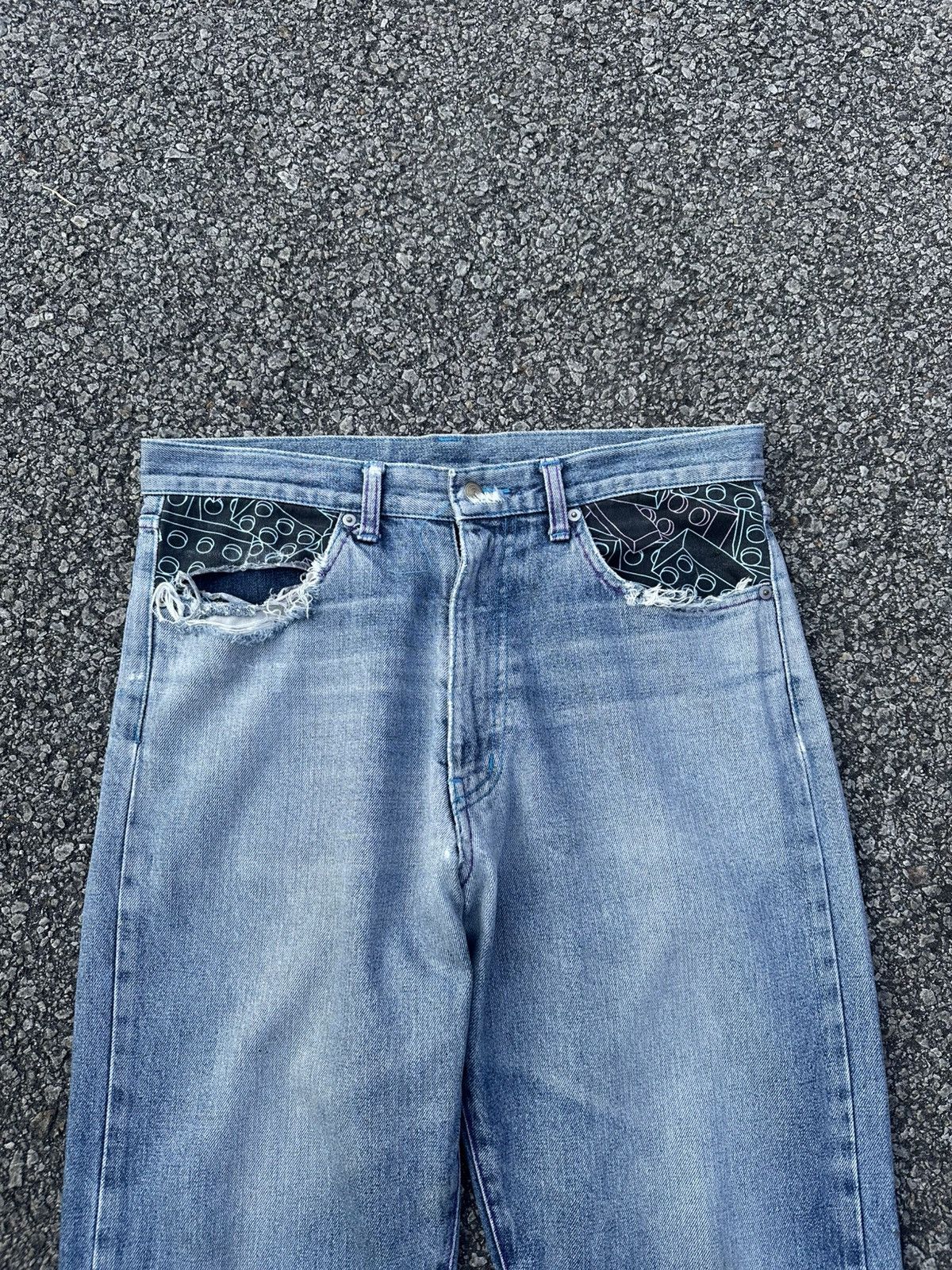 Vintage Crazy Vintage Y2K Baggy Light Wash Distressed Jeans Size US 33 - 5 Thumbnail