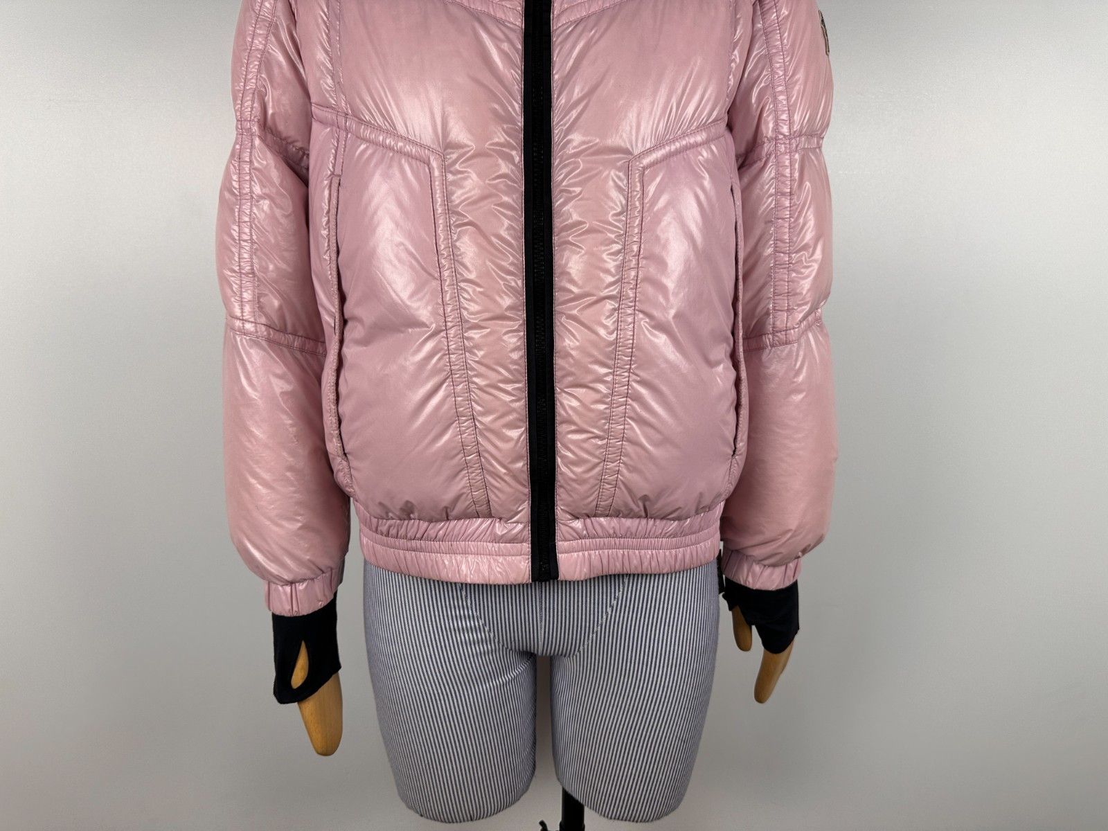 Moncler Grenoble Moncler Grenoble Down Puffer Jacket Pink Size Kids 12 Years Size XS / US 0-2 / IT 36-38 - 3 Thumbnail