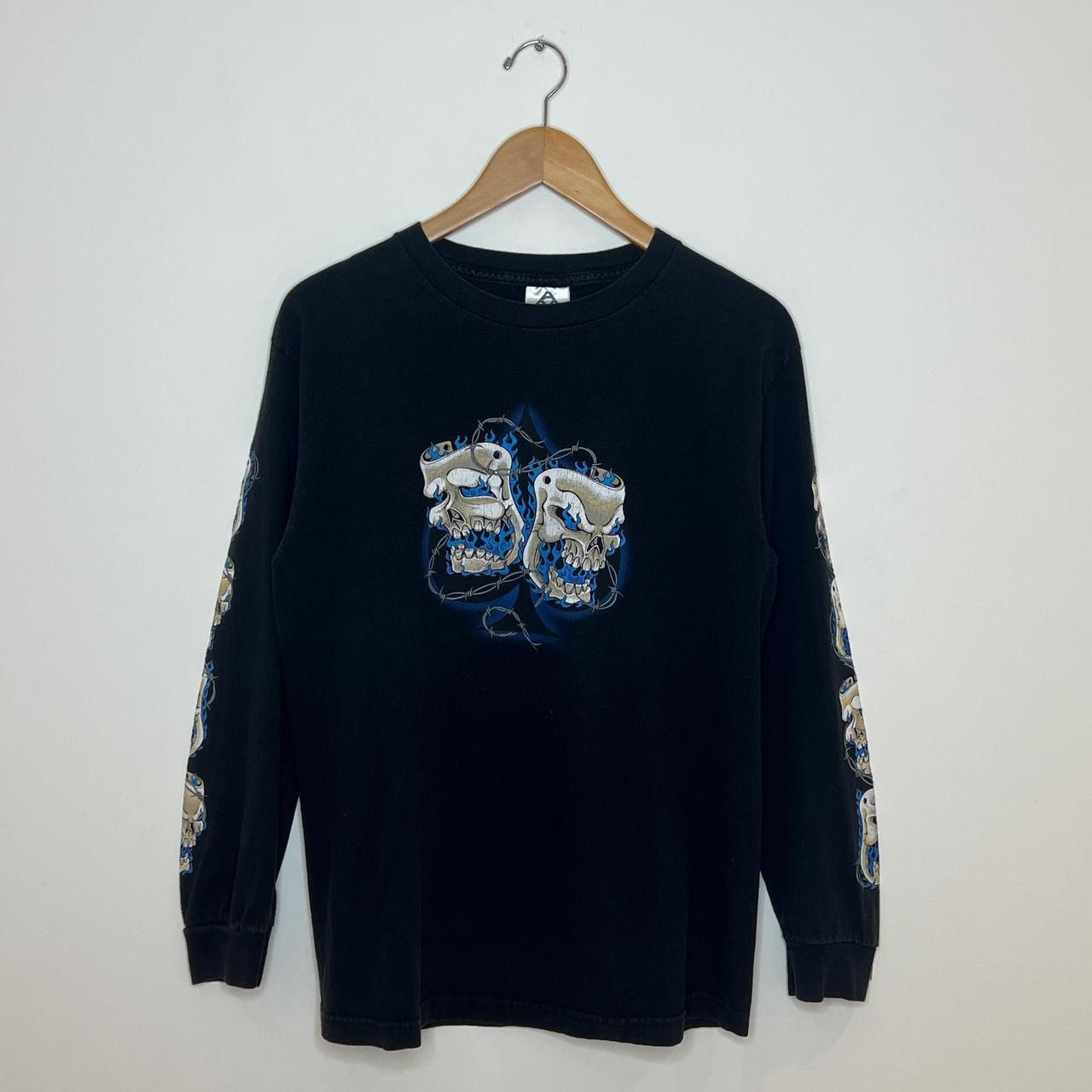 Vintage vintage Y2K skulls and barb wire long sleeve tee shirt Size US M / EU 48-50 / 2 - 1 Thumbnail