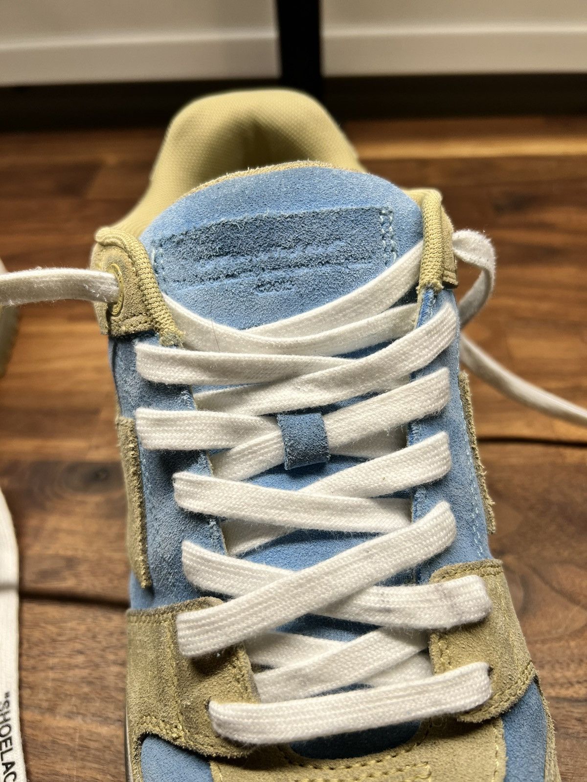 Off-White Out of Office Off-White Suede Size US 10.5 / EU 43-44 - 12 Thumbnail