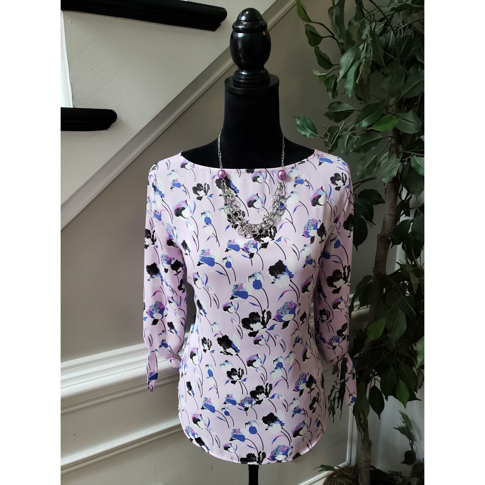 The Unbranded Brand Pink Floral Blouse S Tie Sleeve Scoop Neck Lightweight Top Size S / US 4 / IT 40 - 1 Thumbnail
