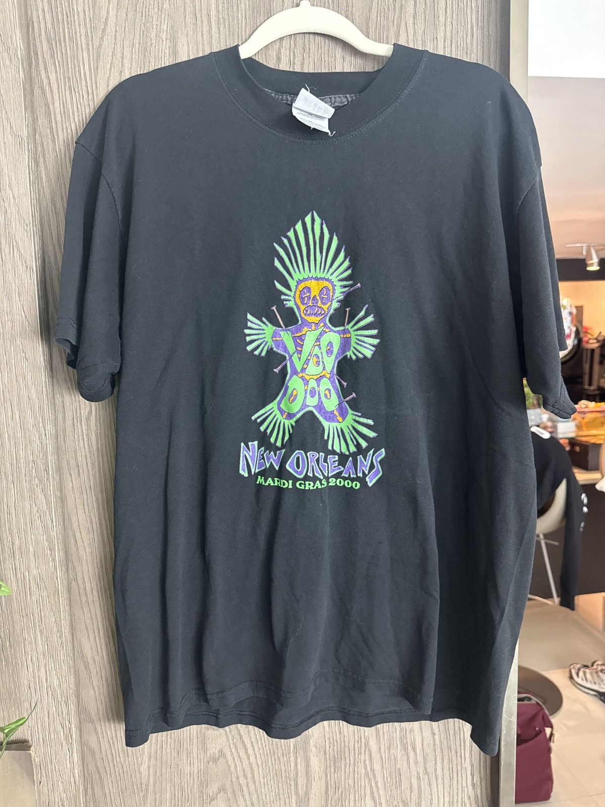 Vintage Vintage 2000 Mardi Gras Voodoo tshirt Size US XL / EU 56 / 4 - 2 Thumbnail