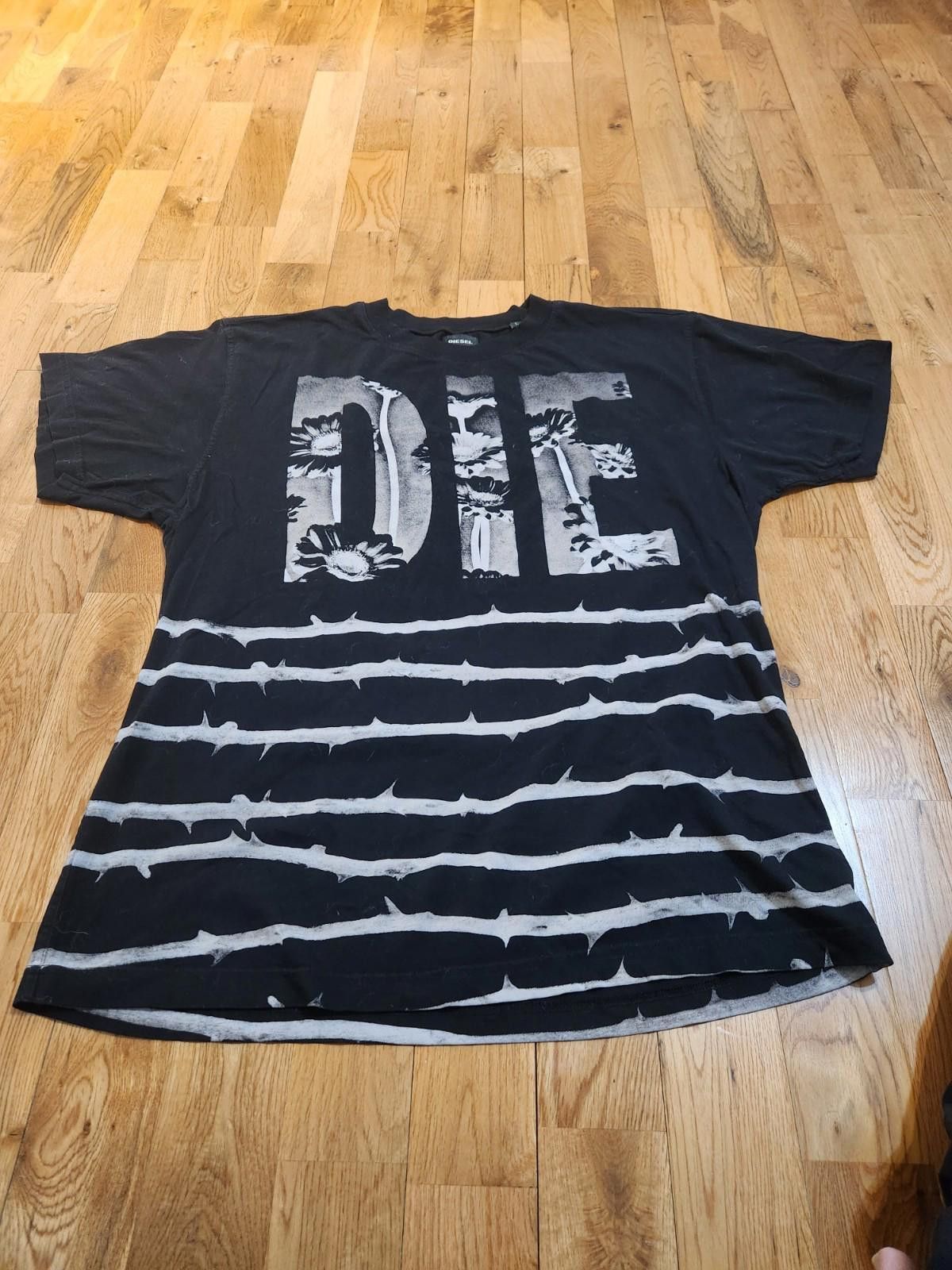 Diesel RARE Vintage Diesel Barbed Wire Wrap Around T-Shirt Men's L Size US L / EU 52-54 / 3 - 1 Thumbnail