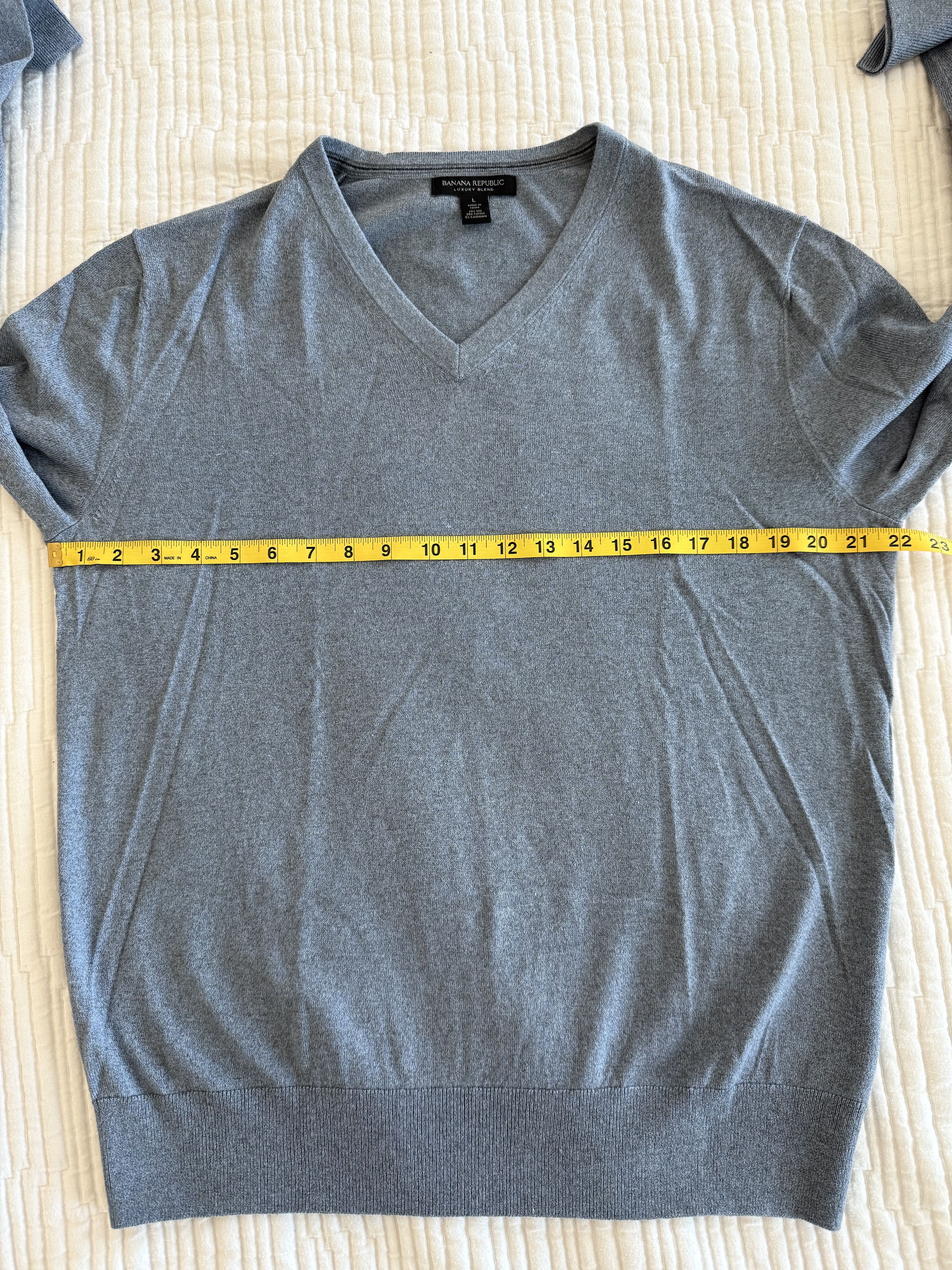 Banana Republic Luxury Blend Silk/Cotton/Cashmere v neck sweater Size US L / EU 52-54 / 3 - 4 Thumbnail