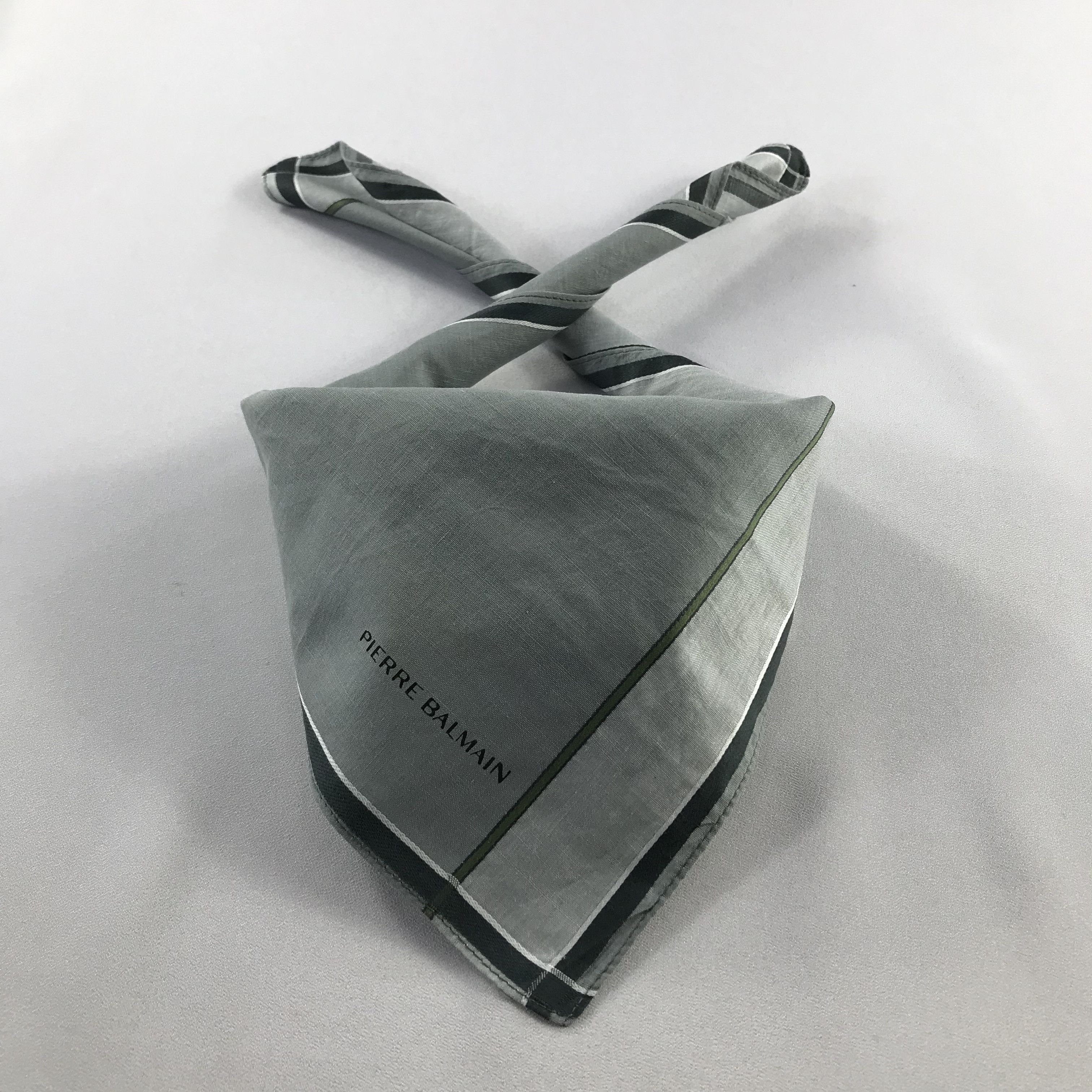 Pierre Balmain Pierre Balmain Handkerchief / Bandana / Neckerchief C685 Size ONE SIZE - 1 Thumbnail