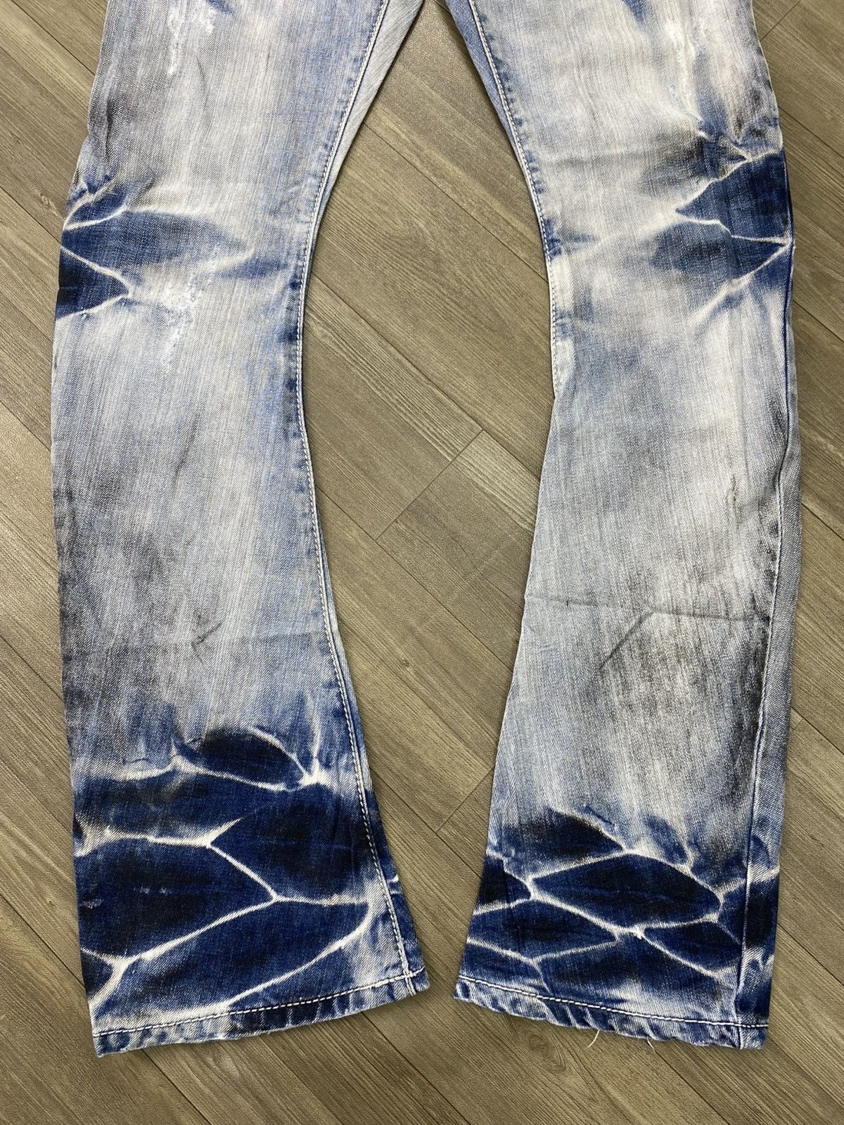 BUFFALO BOBS Buffalo Bobs Clawmark Curve Distressed Mudwash Flared Jeans Size US 32 / EU 48 - 11 Thumbnail