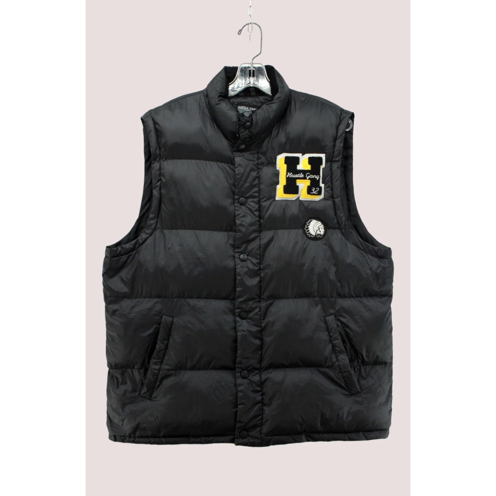 NANGA Hustle Gang Puffer Vest Mens Large Black Chief Logo Varsity Patch Graphic Print Vest Size US L / EU 52-54 / 3 - 1 Thumbnail