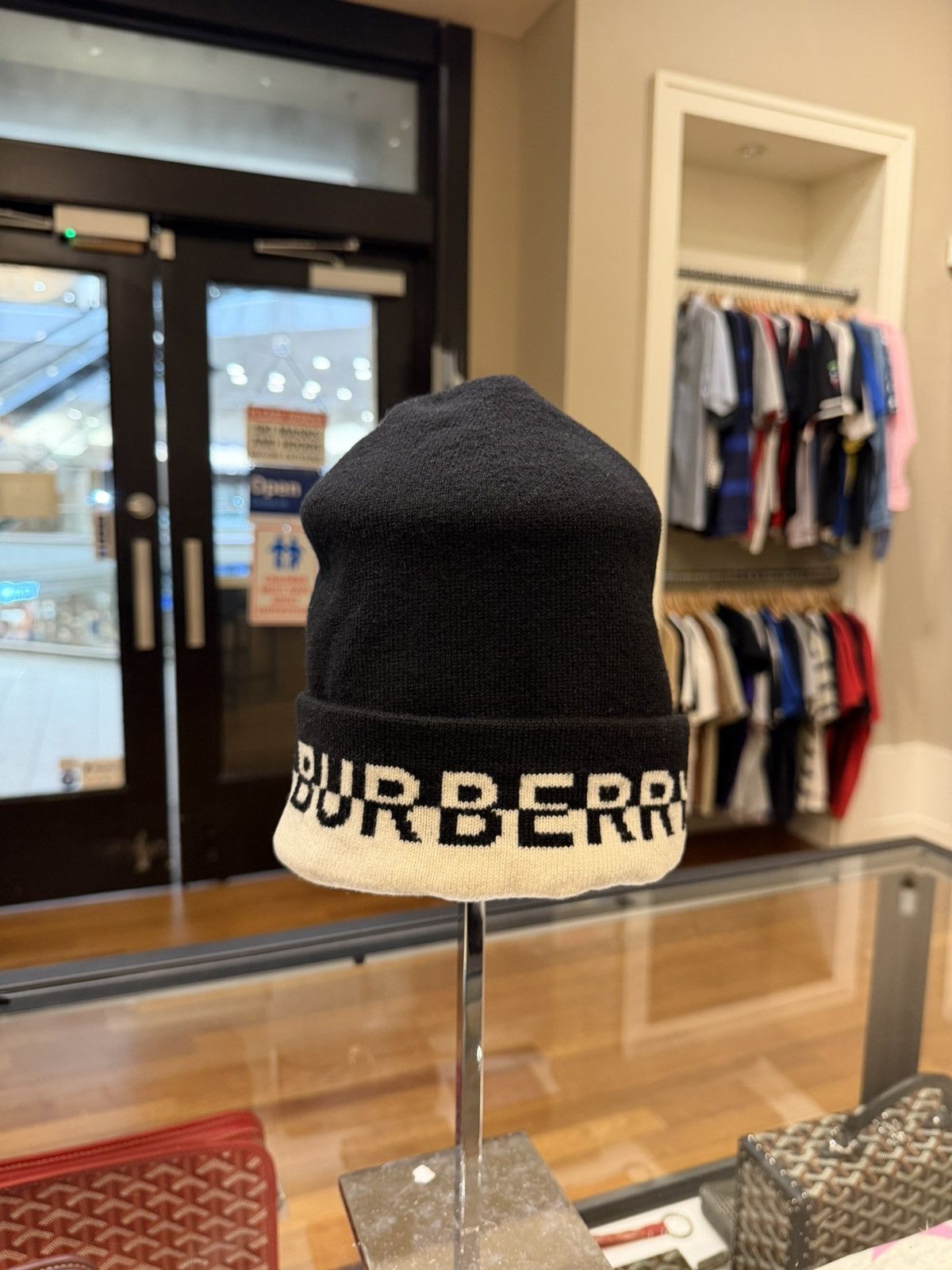 Burberry Burberry Cashmere Logo Intarsia Beanie Size ONE SIZE - 1 Thumbnail