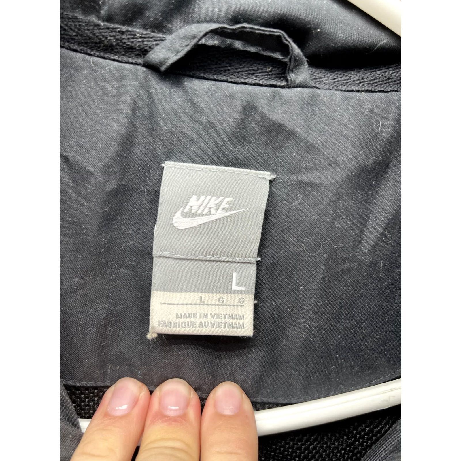 Nike VINTAGE Nike Windbreaker Jacket Men Large Black Full Zip Lined Athletic Track Size US L / EU 52-54 / 3 - 5 Thumbnail