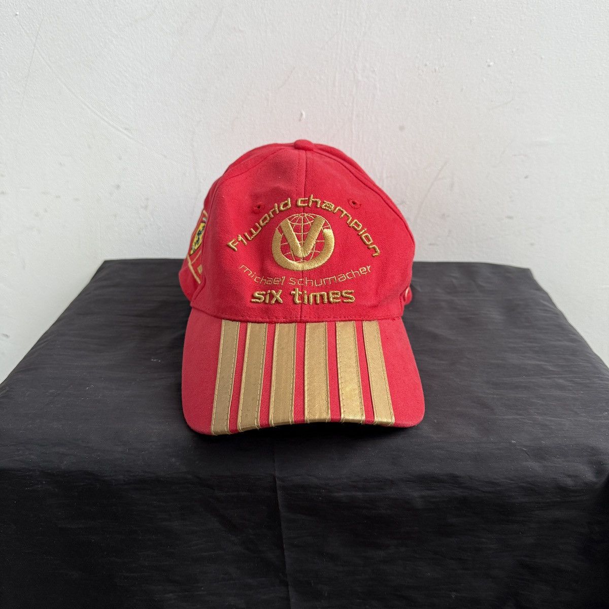 Ferrari × Formula 1 Formula 1 Word Champion Six Times Michael Schumacher Red Cap Size ONE SIZE - 1 Thumbnail