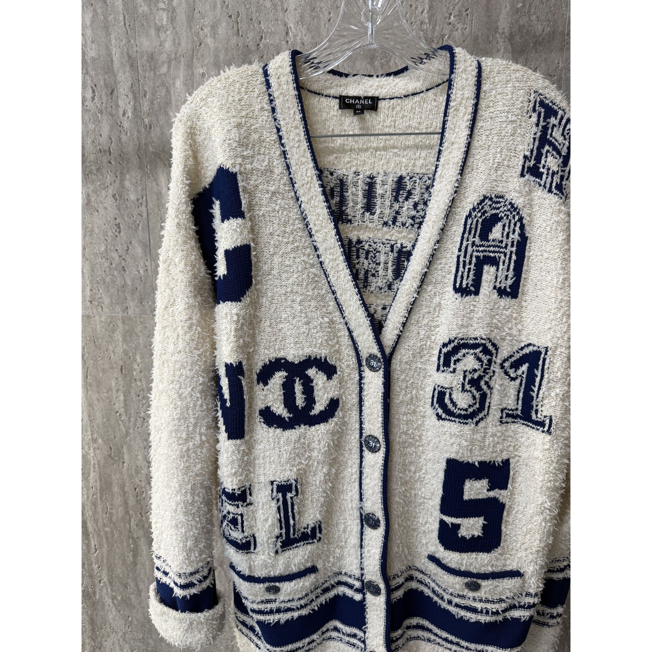 Chanel Chanel Womens Vintage Cardigan Sweater Beige/Navy Bouclé Kni Size XS / US 0-2 / IT 36-38 - 17 Thumbnail