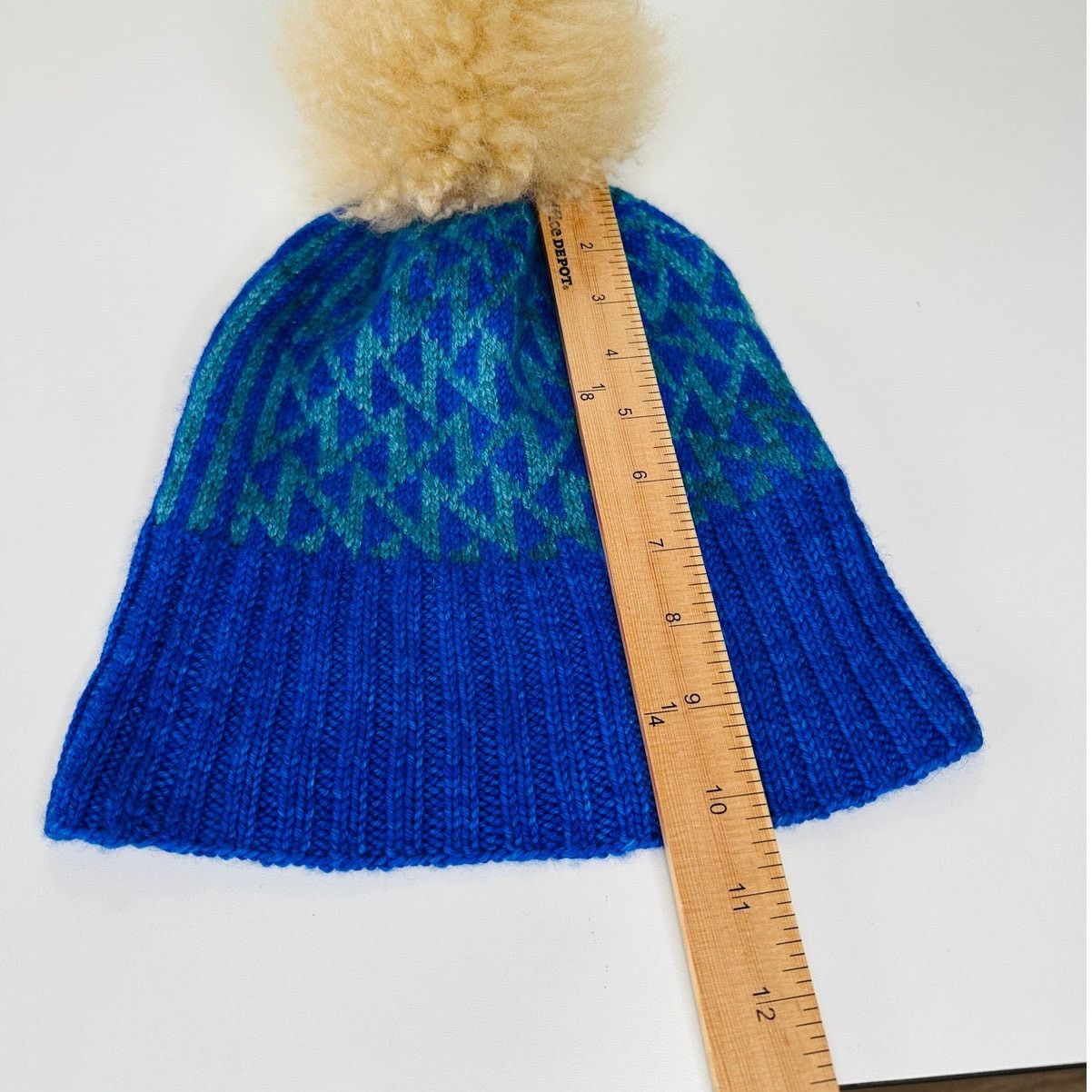 Other Blue Green Triangle Print Knit Beanie Tan Pom Pom OS Size ONE SIZE - 8 Thumbnail