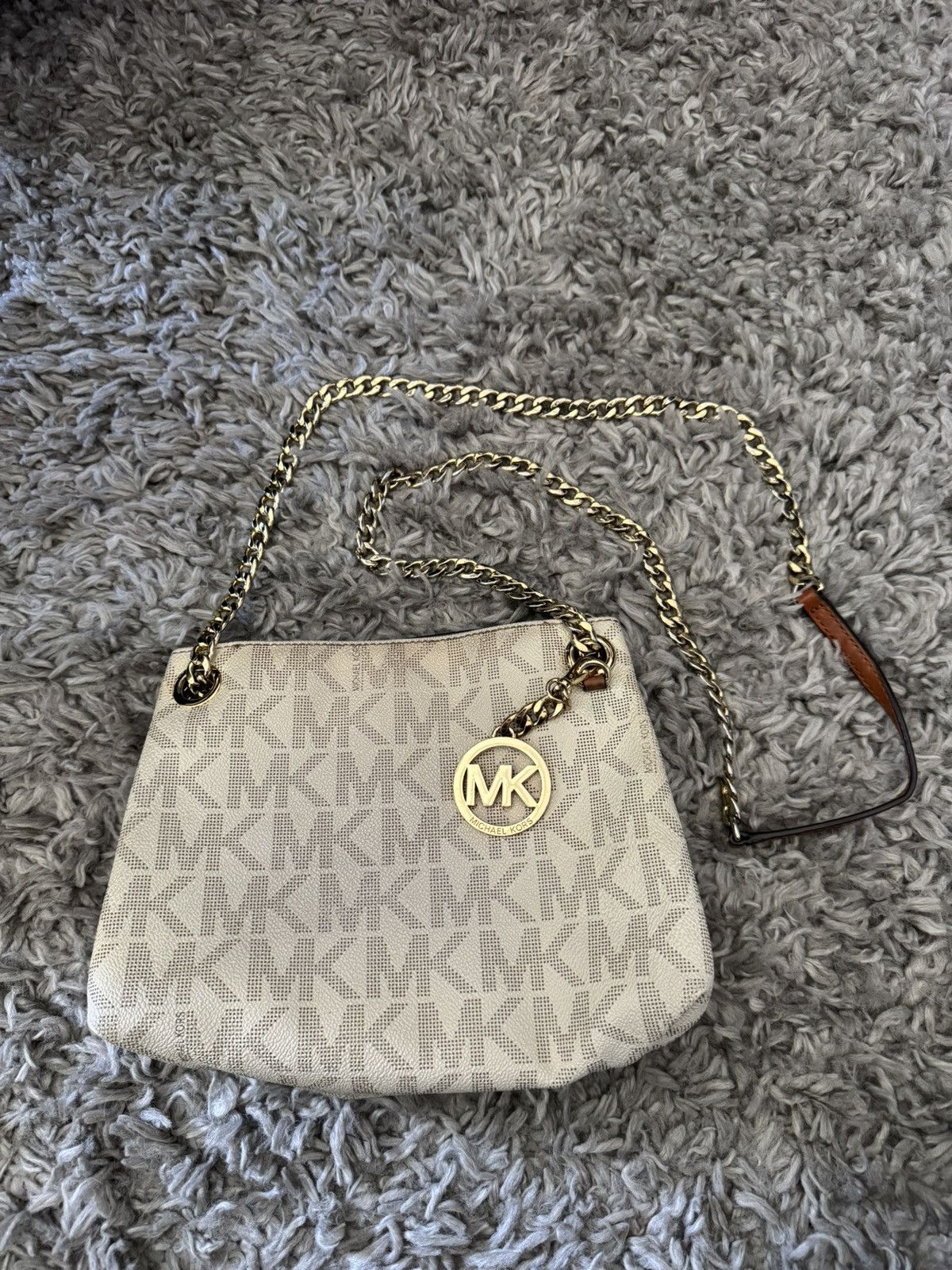 Michael Kors Michael Kors White Crossbody Bag Size ONE SIZE - 1 Thumbnail