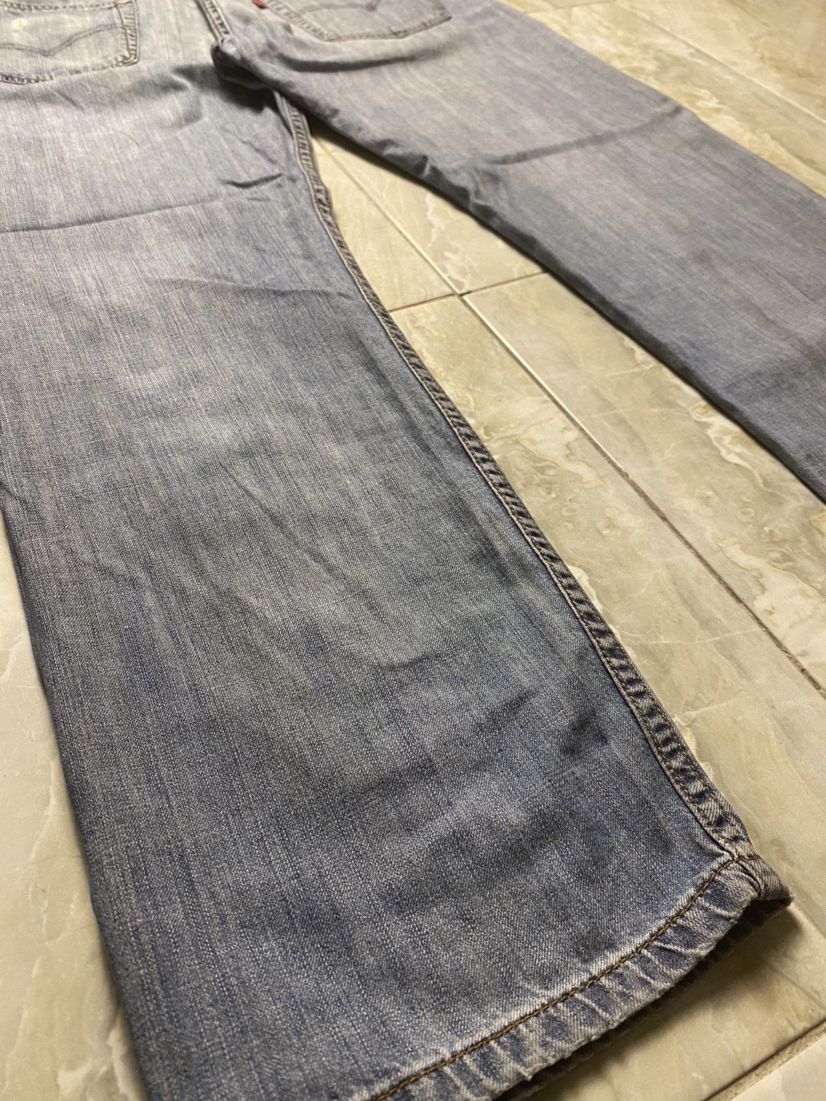 Levi's Light blue Levi’s distressed jean 505 Size US 34 / EU 50 - 14 Thumbnail