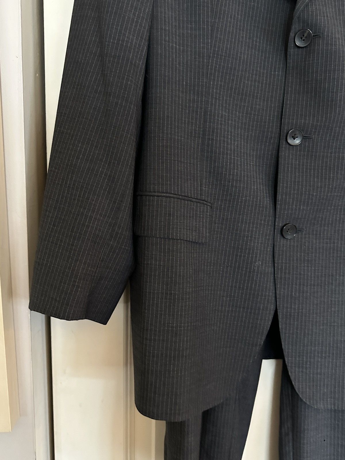 Gucci Vintage GUCCI Grey Stripe 3-Button Suit – Tailored Ankle Fit Size 44R - 6 Thumbnail