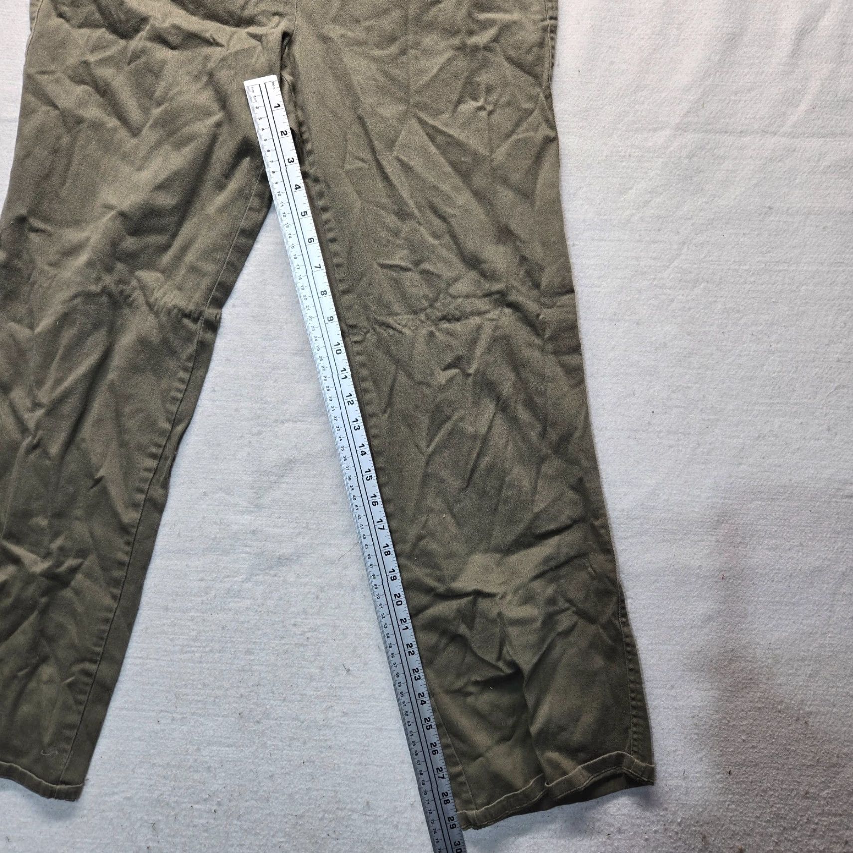 Liz Claiborne Liz Claiborne Khakis Pants Straight Leg Flat Front Beige Women 12 Regular Adult Womens Tan 12 Khakis & Chinos Vintage No Size 34" / US 12 / IT 48 - 6 Thumbnail