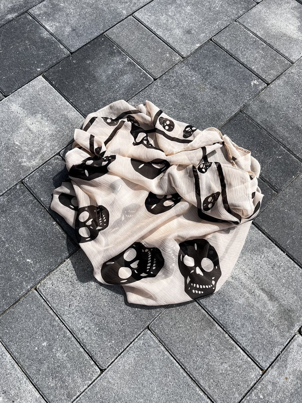 Seditionaries 💀 SKULL SCARF ALEXANDER MCQUEEN STREETWEAR STYLE Y2K PUNK Size ONE SIZE - 8 Thumbnail
