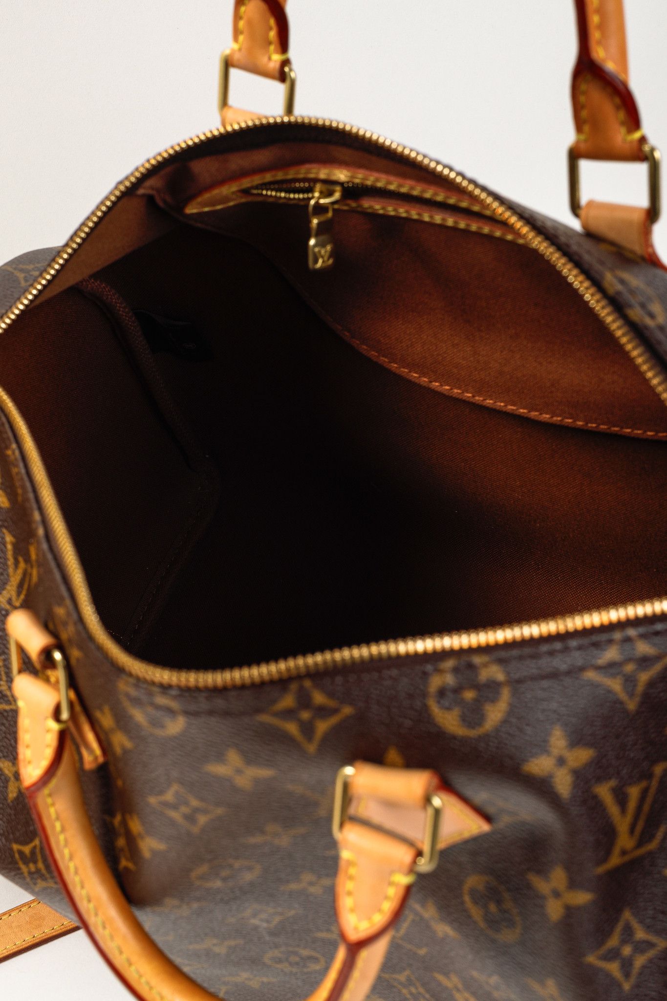 Louis Vuitton Louis Vuitton Monogram Speedy Bandoulière 35 Bag Size ONE SIZE - 11 Thumbnail