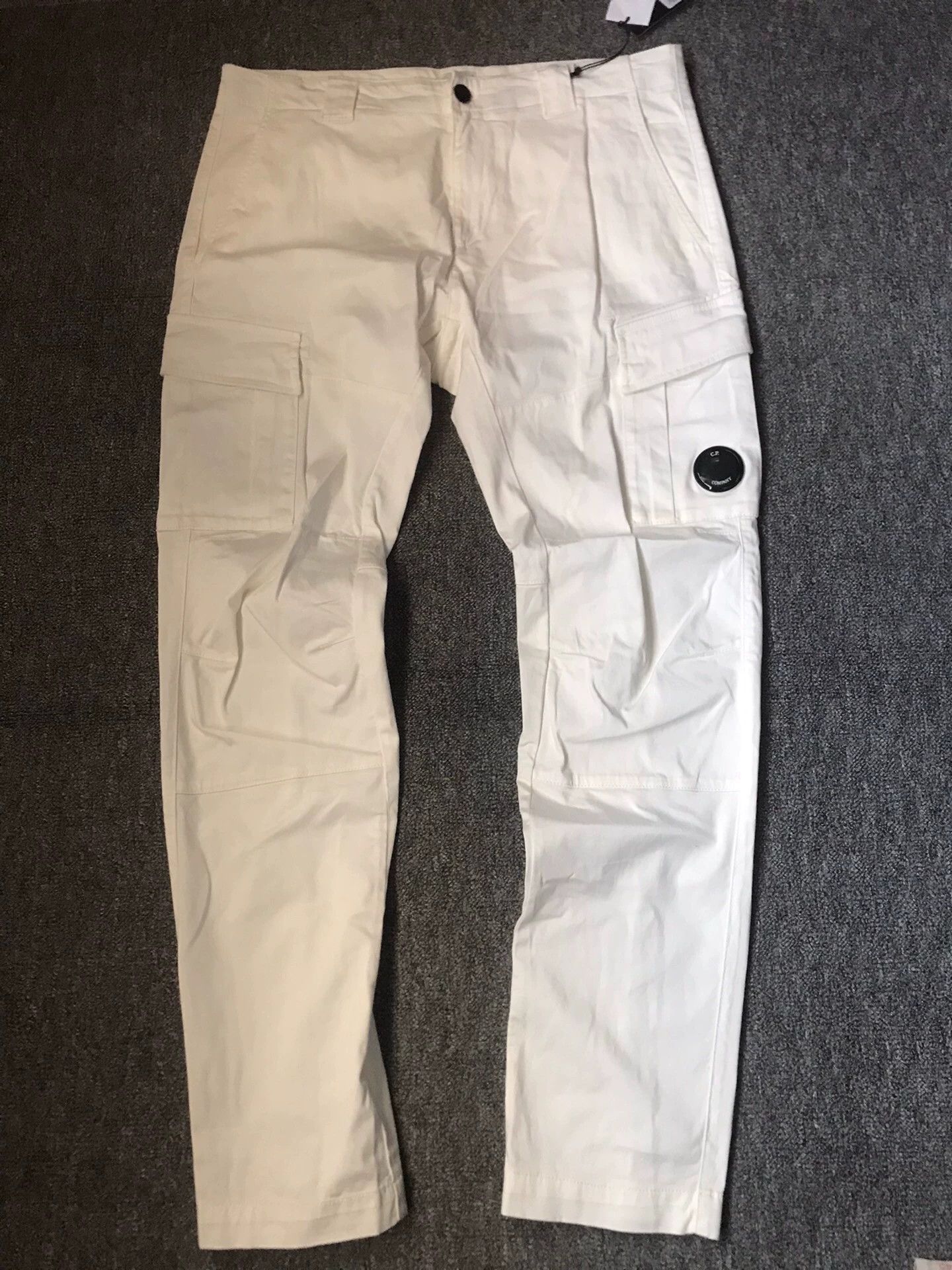 C.P. Company C.P. Company ivory loose cargo 50 logo pocket Size US 34 / EU 50 - 1 Thumbnail
