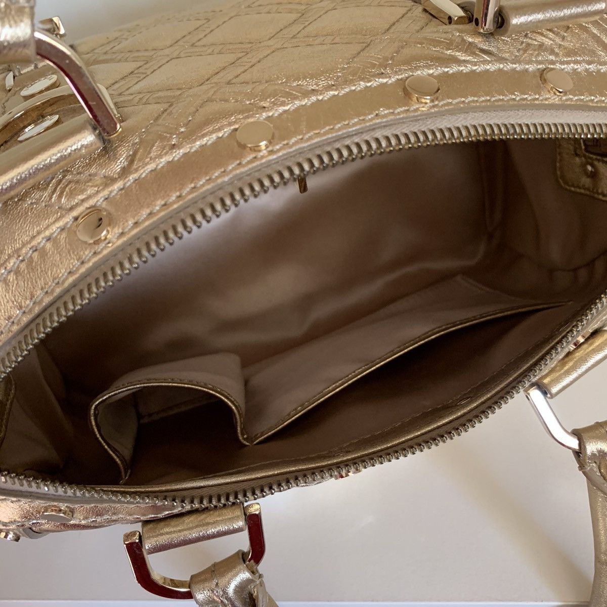 Versace Versace gold quilted leather bag Size ONE SIZE - 10 Thumbnail