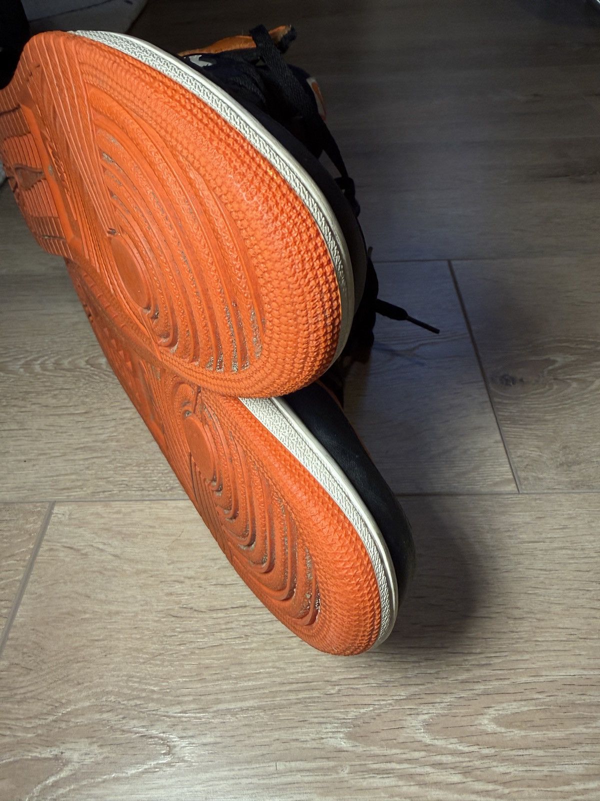 Jordan Brand Air Jordan 1 Shattered Backboard 2015 Size US 10 / EU 43 - 13 Thumbnail