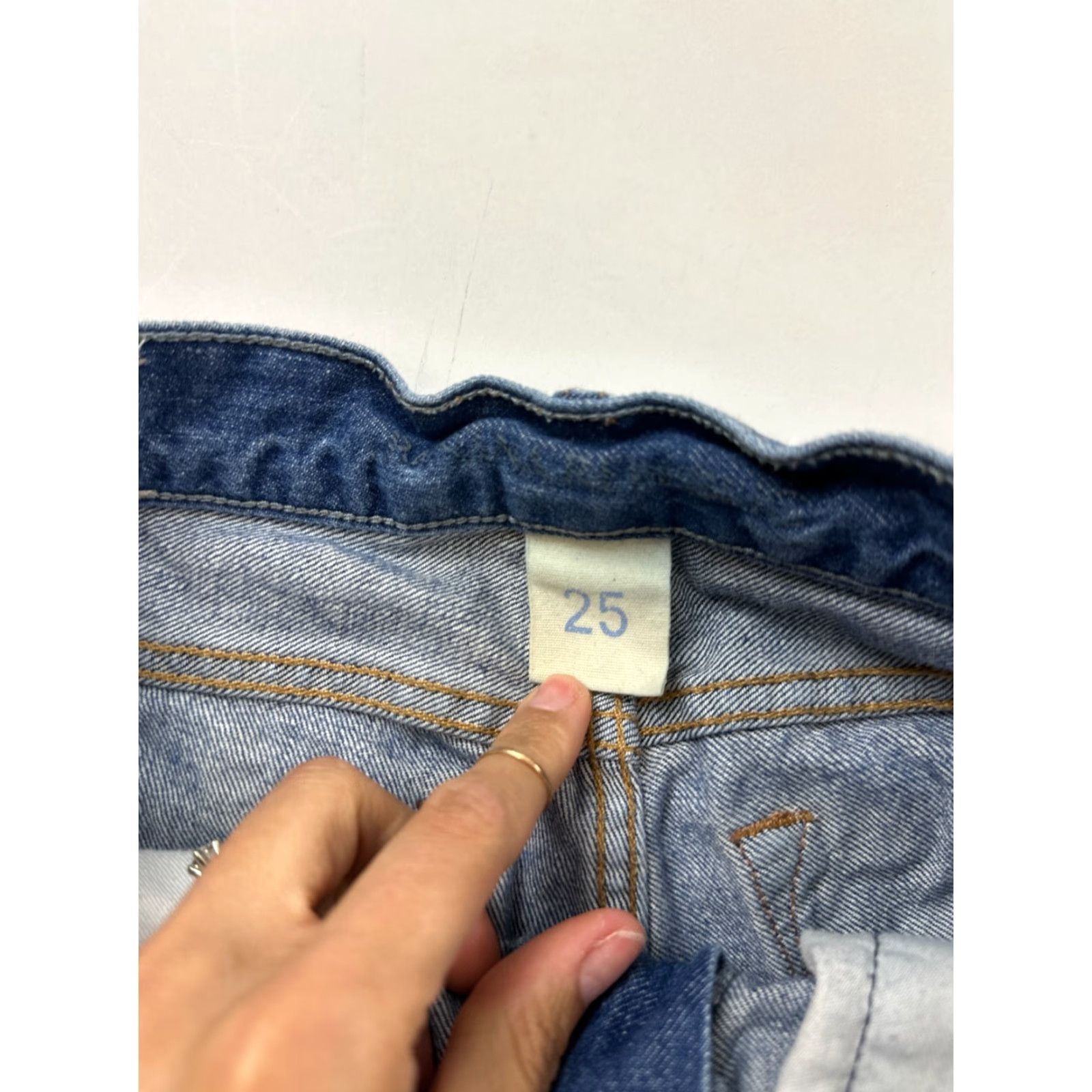 Banana Republic Banana Republic Shorts Womens 25 Blue Denim Jean Stretch Cutoff Jorts Size 42" / US 20 - 2 Thumbnail