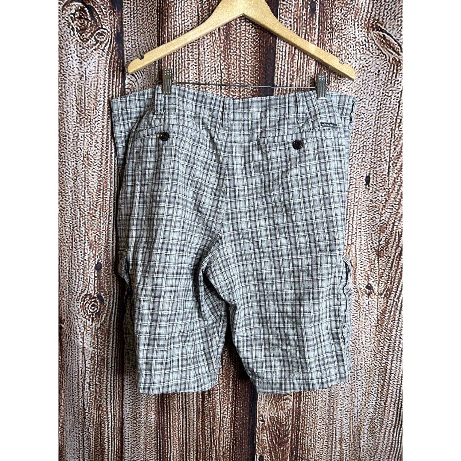 Eddie Bauer VINTAGE Eddie Bauer Men's Bermuda Shorts Plaid Gray Madras 90s Preppy FAll Spring Summer Casual Regular 40 Gray Cotton Zip Front Slash Pocket | Mens Size US 40 / EU 56 - 3 Thumbnail
