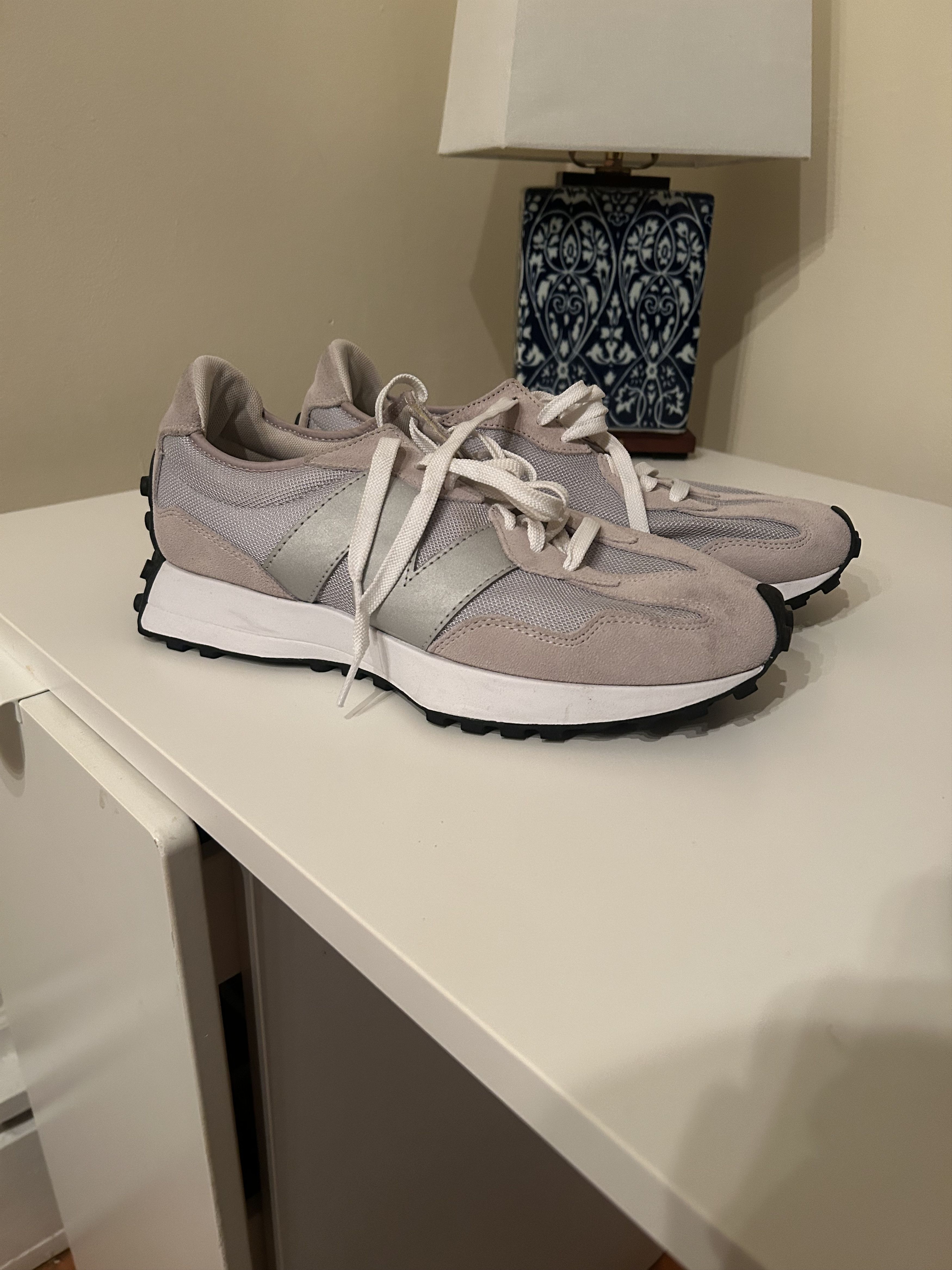 New Balance New Balance 327 Size US 10 / EU 43 - 2 Thumbnail