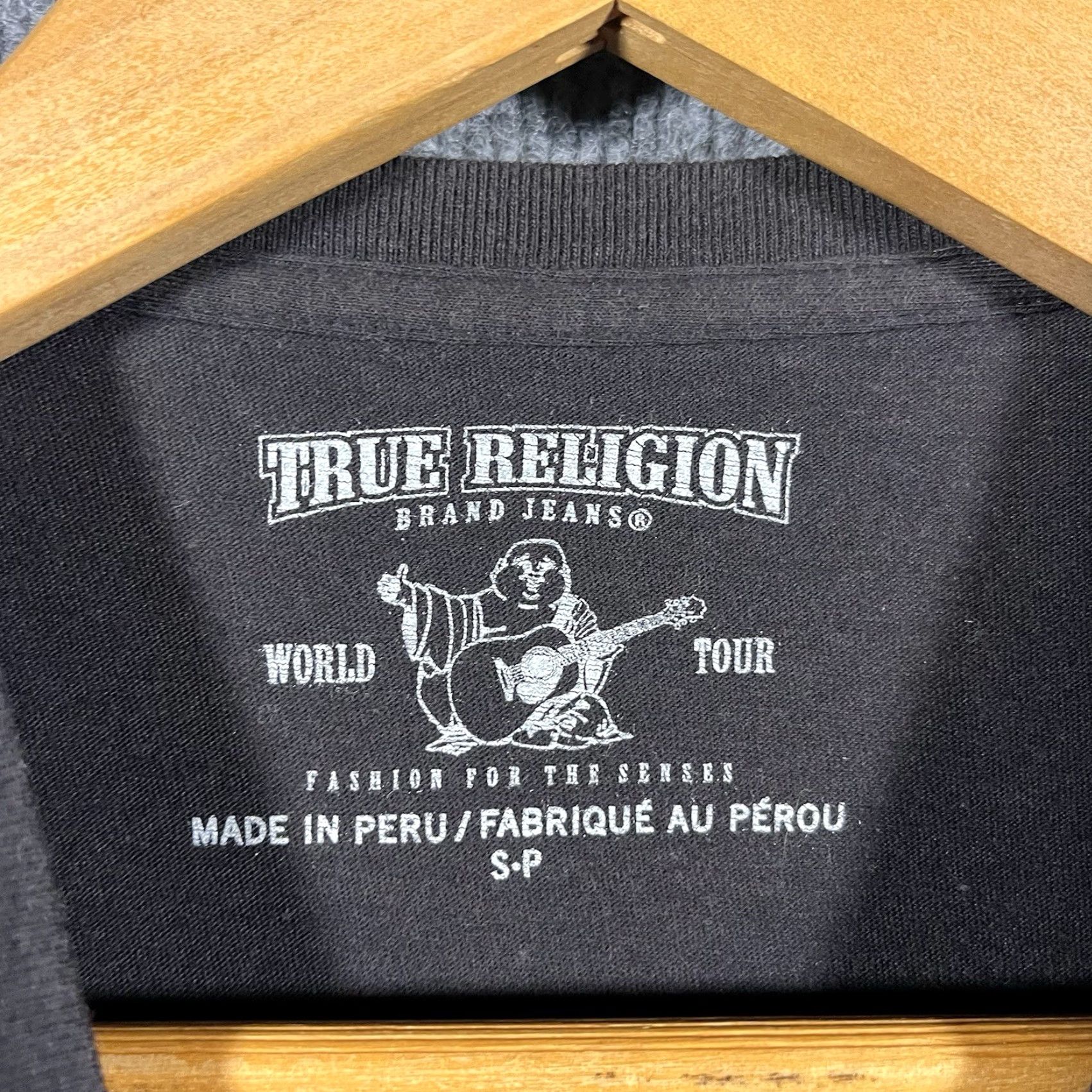 True Religion True Religion Shirt Mens Small Skull Graphic World Your V Neck Black Y2K Vtg Size US S / EU 44-46 / 1 - 3 Thumbnail