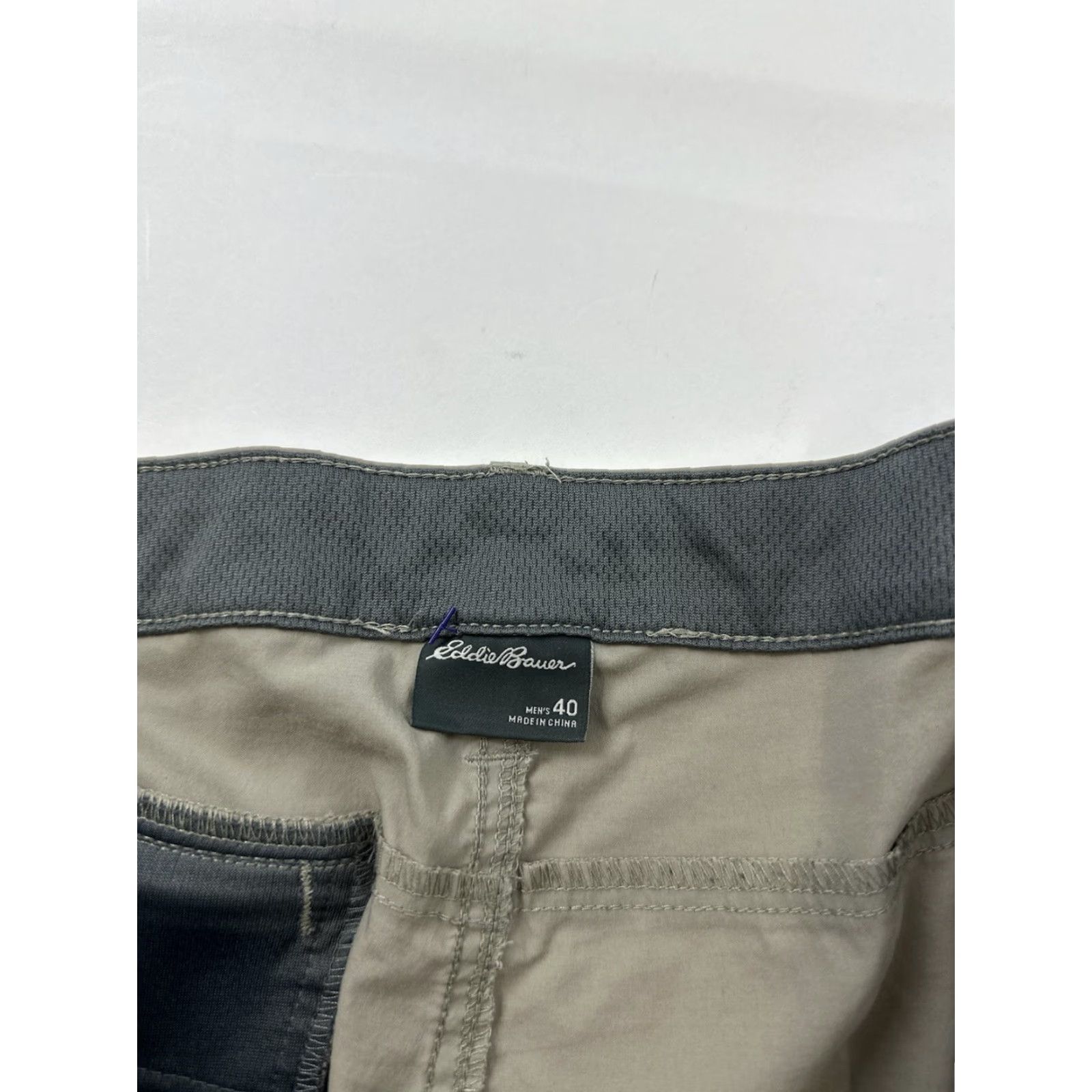 Eddie Bauer VINTAGE Eddie Bauer Cargo Shorts Men 40 Khaki Beige Safari Trail Pockets Mens Size US 40 / EU 56 - 3 Thumbnail