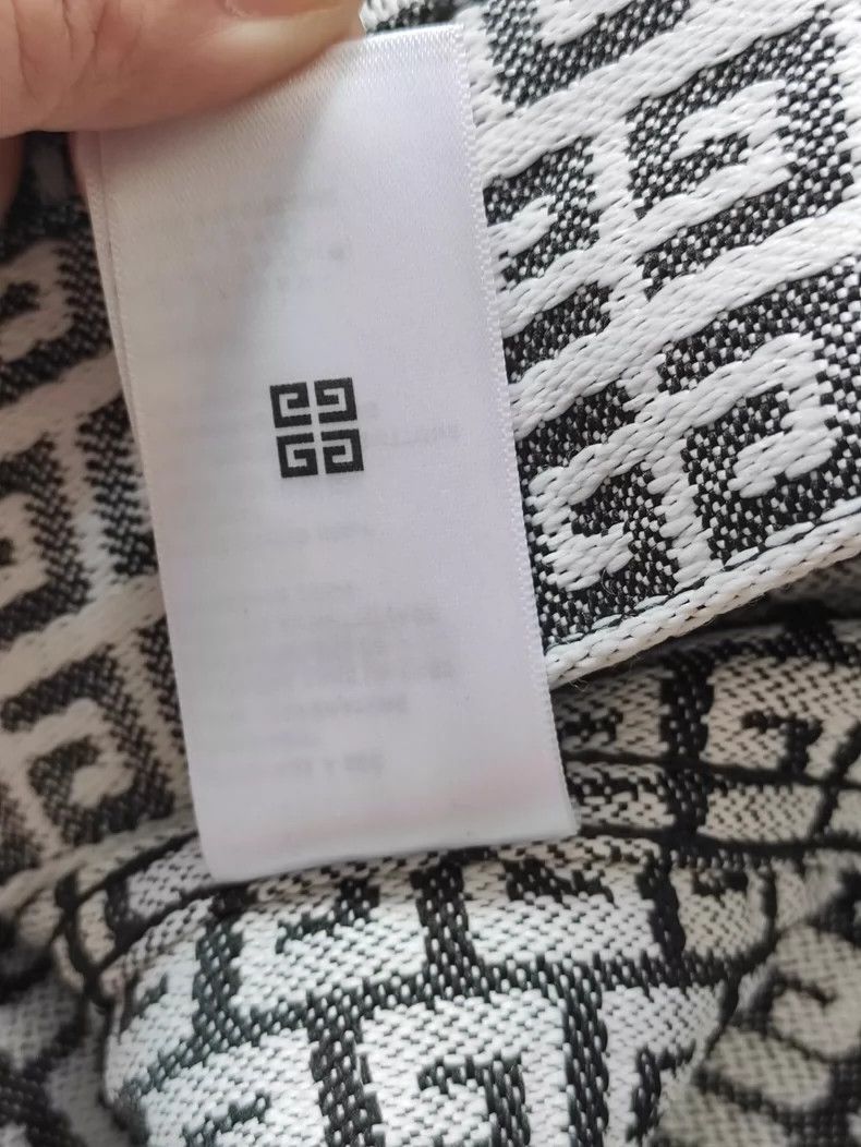 Givenchy Givenchy Givenchy Logo Denim Jacket in White -2507 Size US S / EU 44-46 / 1 - 7 Thumbnail